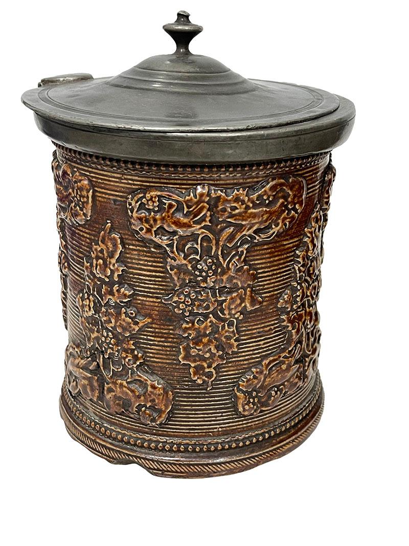 French 19th century Beauvais tobacco stoneware In Good Condition For Sale In Delft, NL