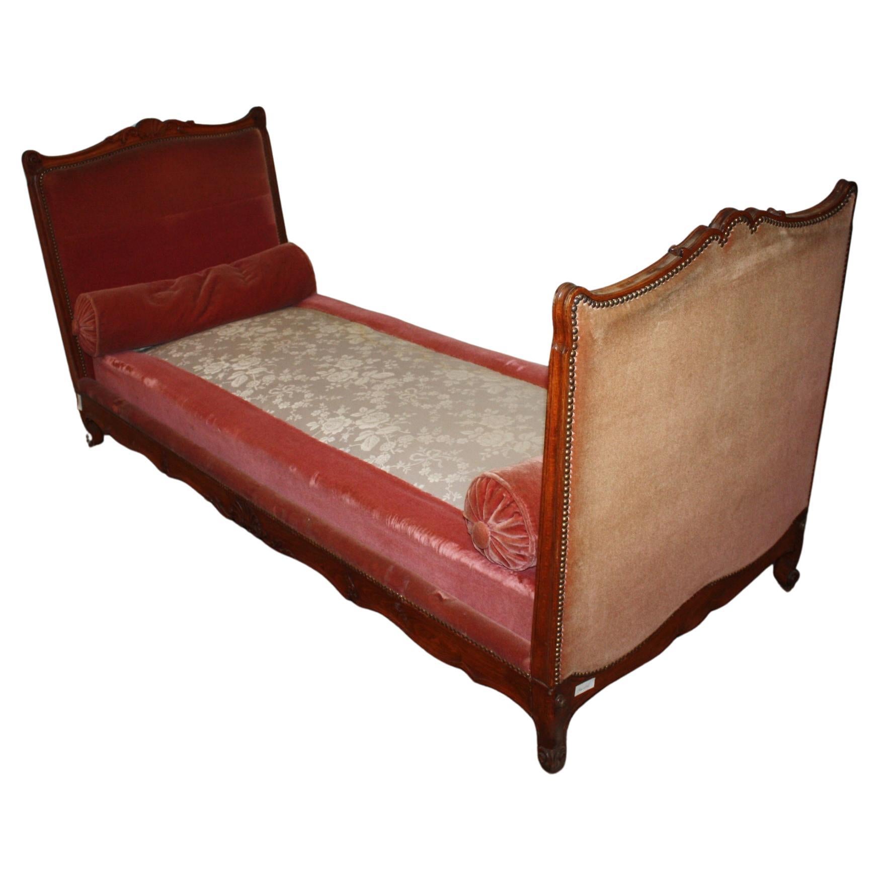 Französisches Bett oder Daybed aus dem 19. im Zustand „Gut“ im Angebot in Stockbridge, GA