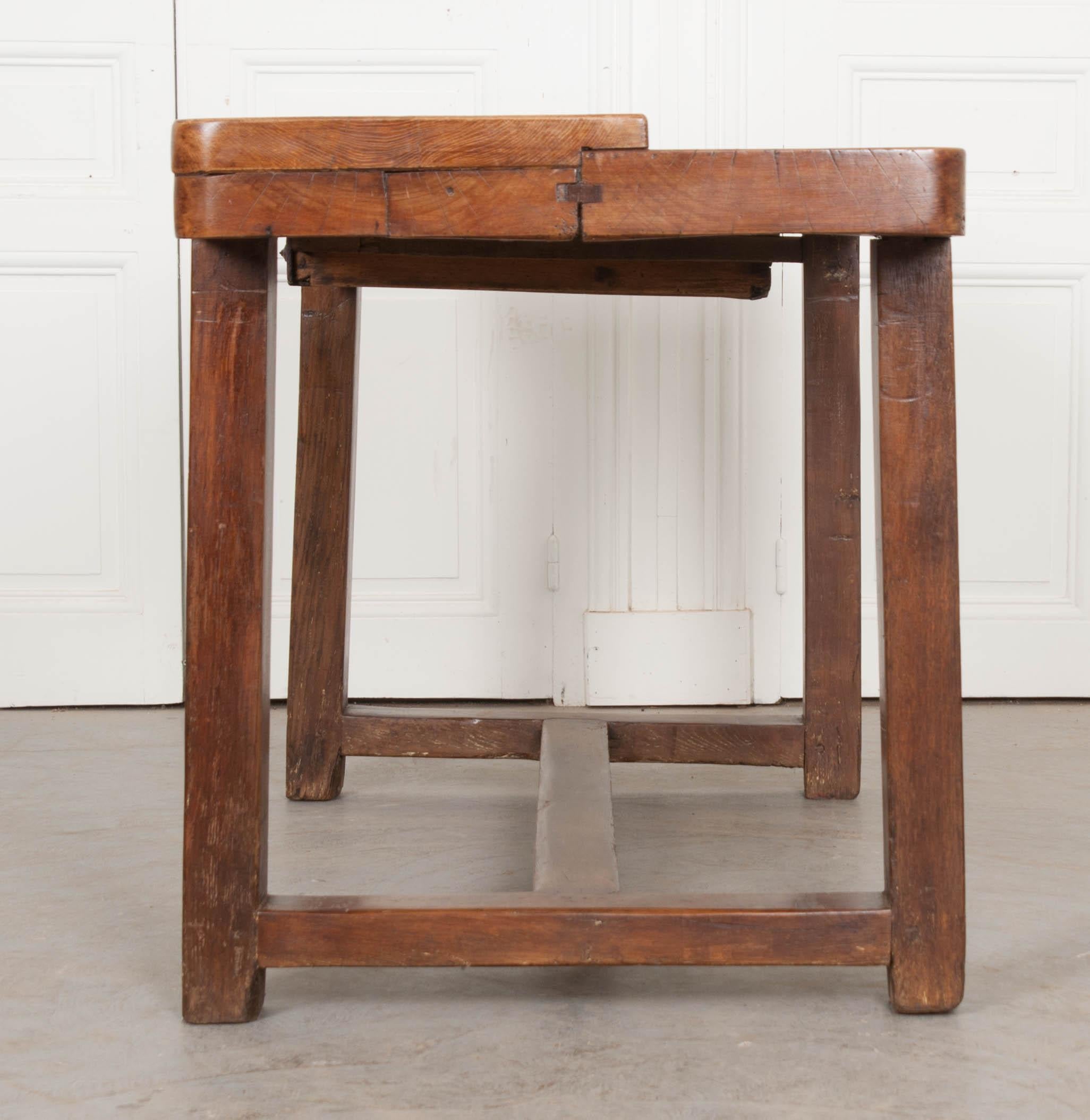 French 19th Century Beech and Oak Worktable from Burgundy 3