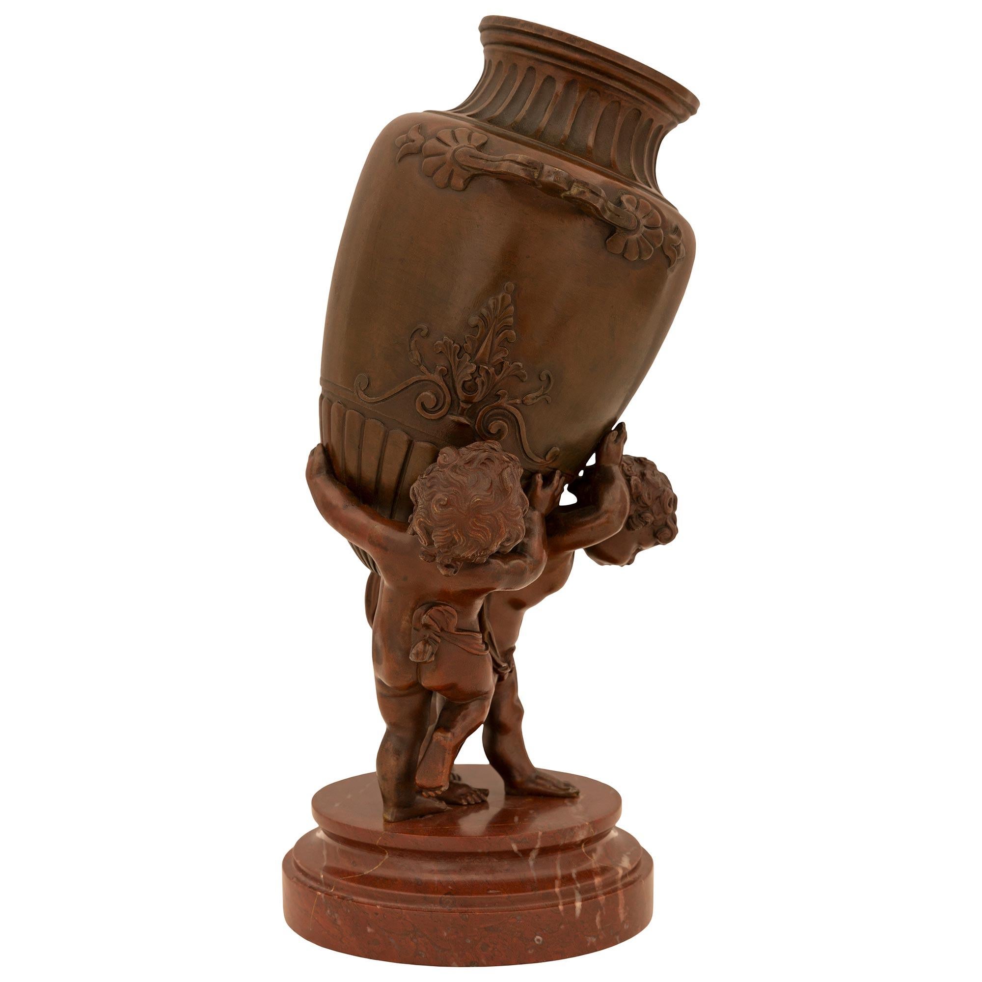 Belle Époque Urna francese del XIX secolo in bronzo e marmo del periodo Belle Epoque in vendita