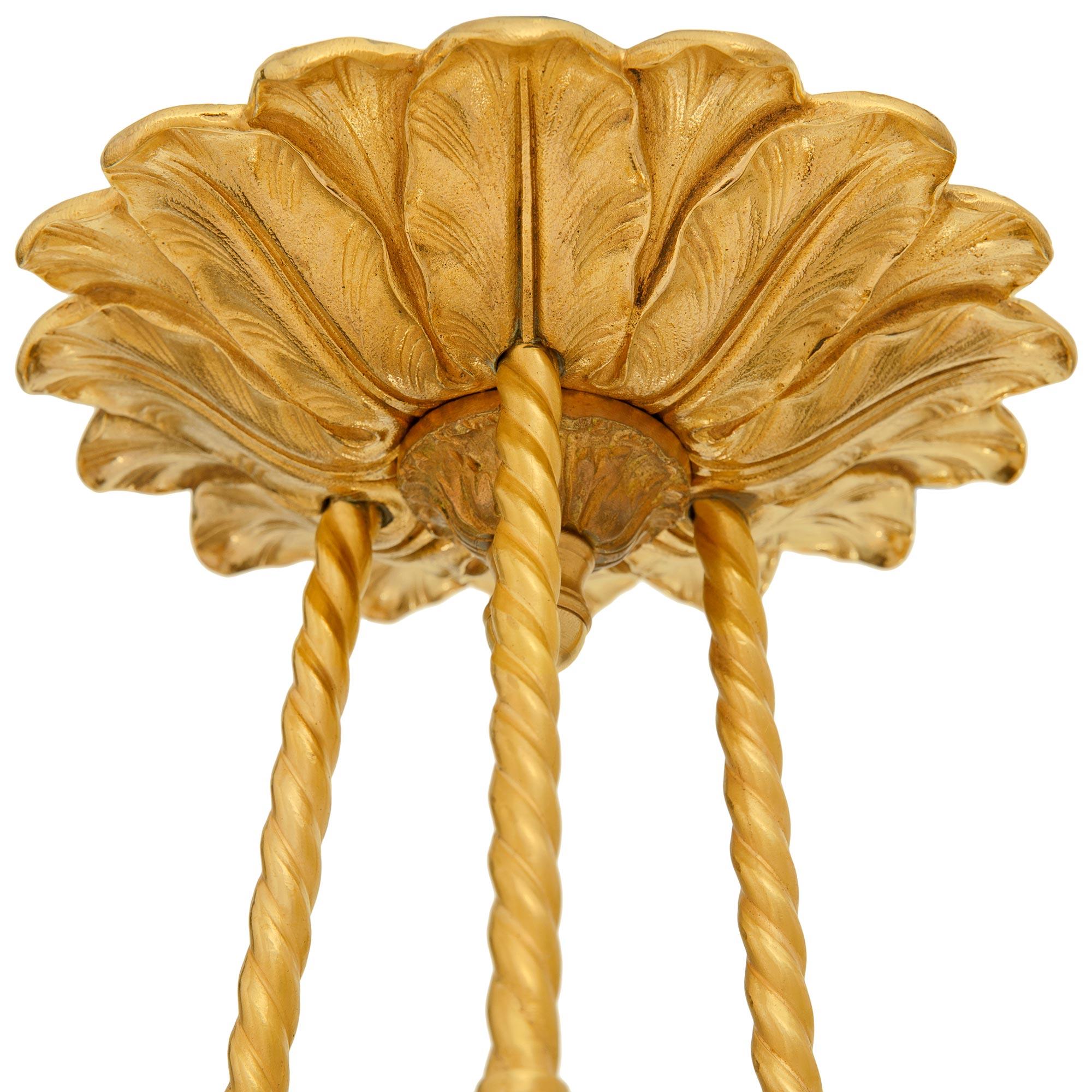 Francese Lampadario francese del XIX secolo del periodo Belle Epoque in bronzo e Ormolu in vendita