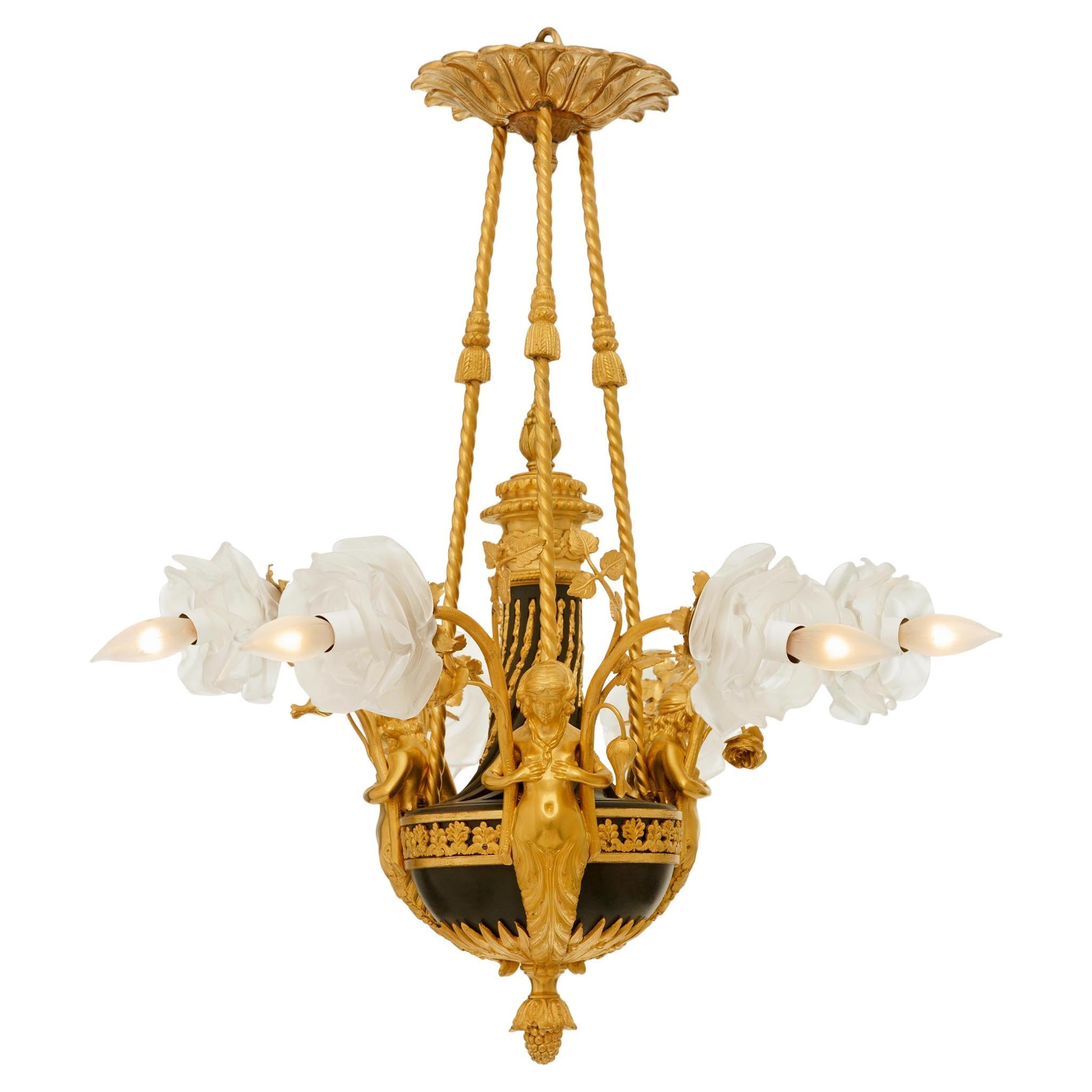 Lampadario francese del XIX secolo del periodo Belle Epoque in bronzo e Ormolu