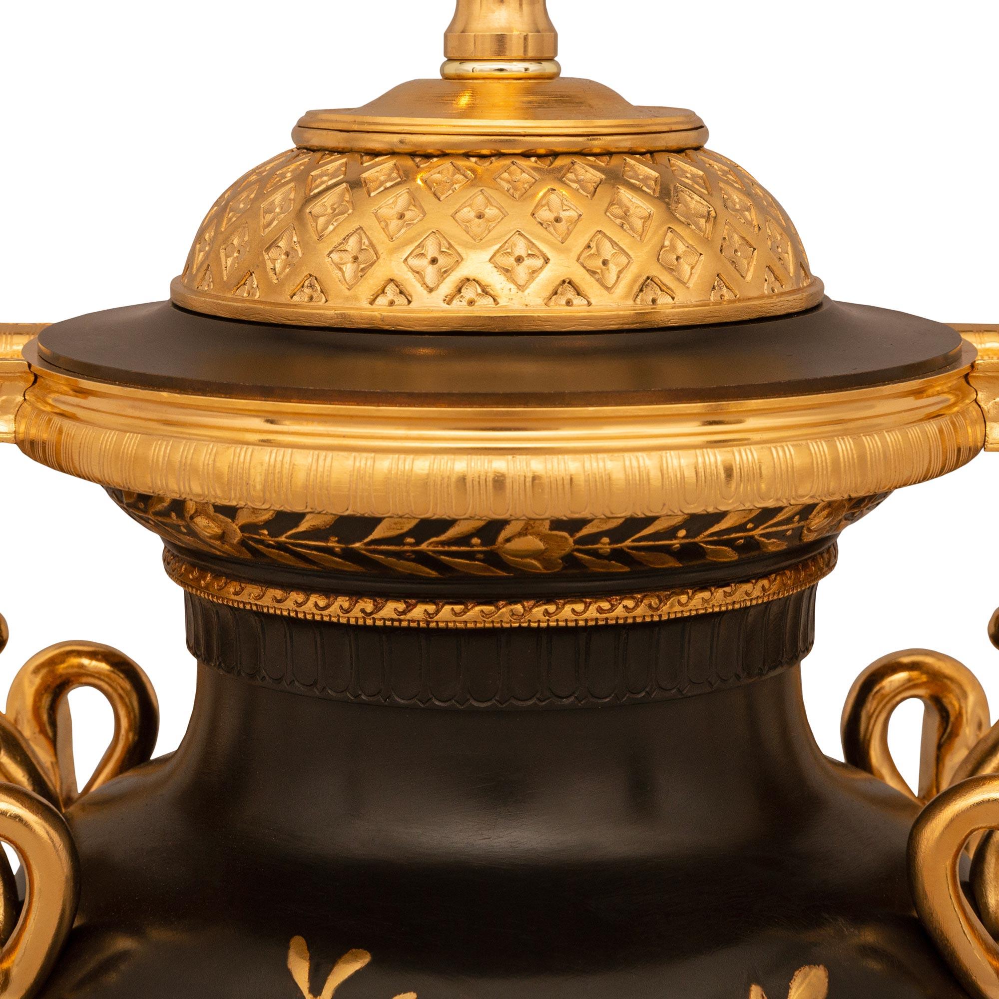 French 19th Century Belle Epoque Period Bronze And Ormolu Lamps In Good Condition For Sale In West Palm Beach, FL