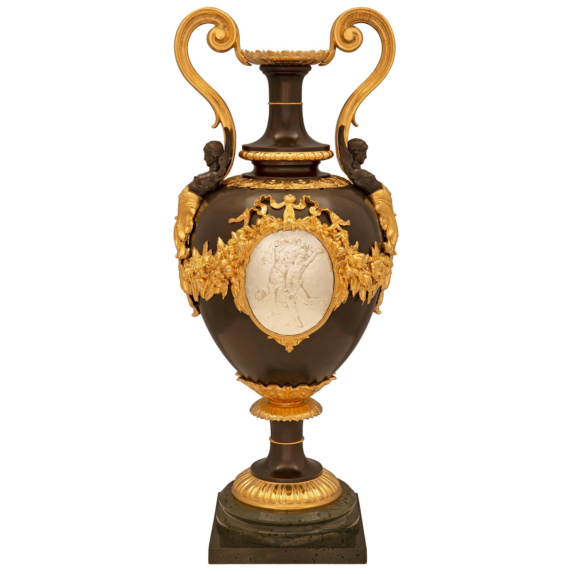 French, 19th Century, Belle Époque Period Bronze and Ormolu Urn In Good Condition For Sale In West Palm Beach, FL