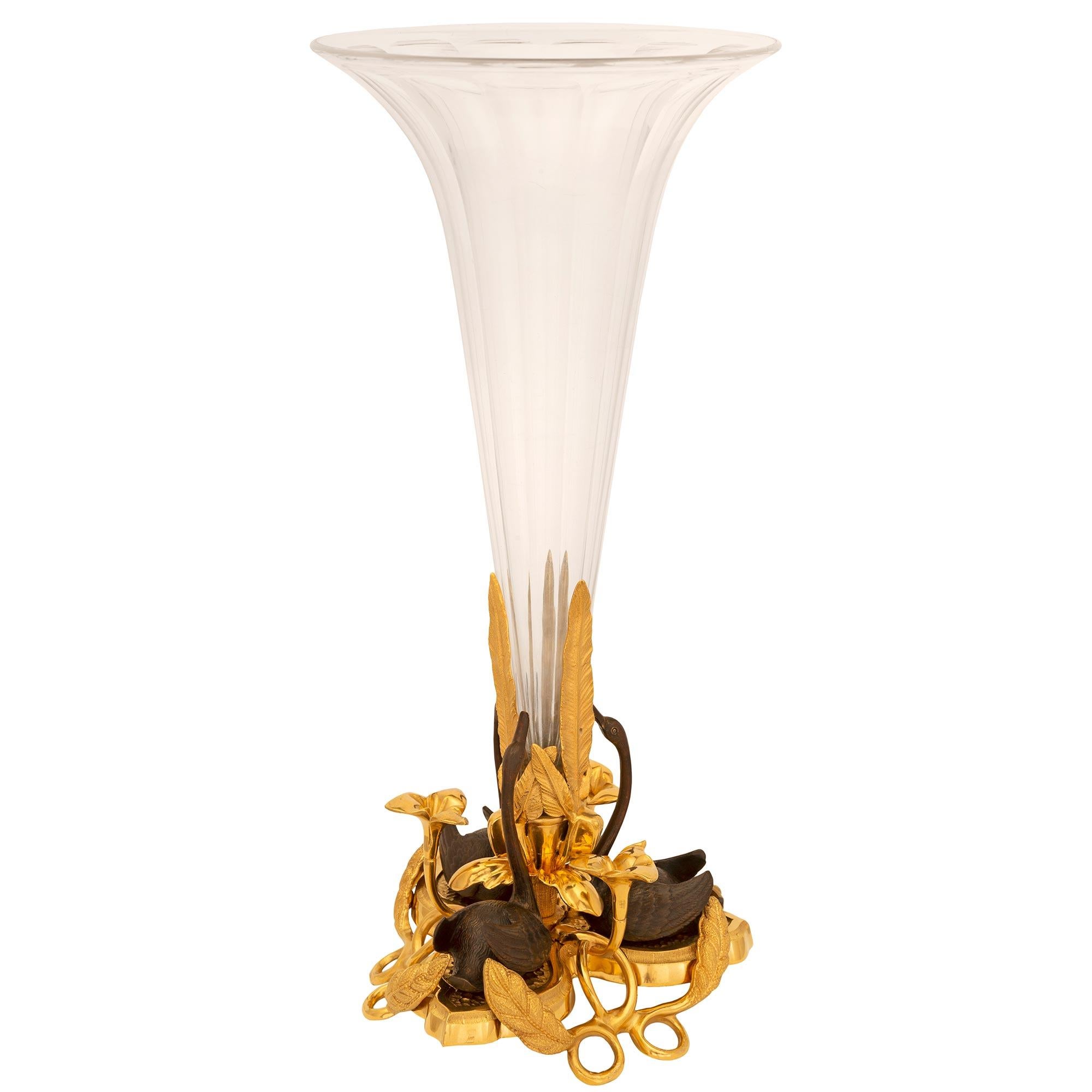 Français Vase en bronze, cristal et ormolu de la priode Belle poque du XIXe sicle franais en vente