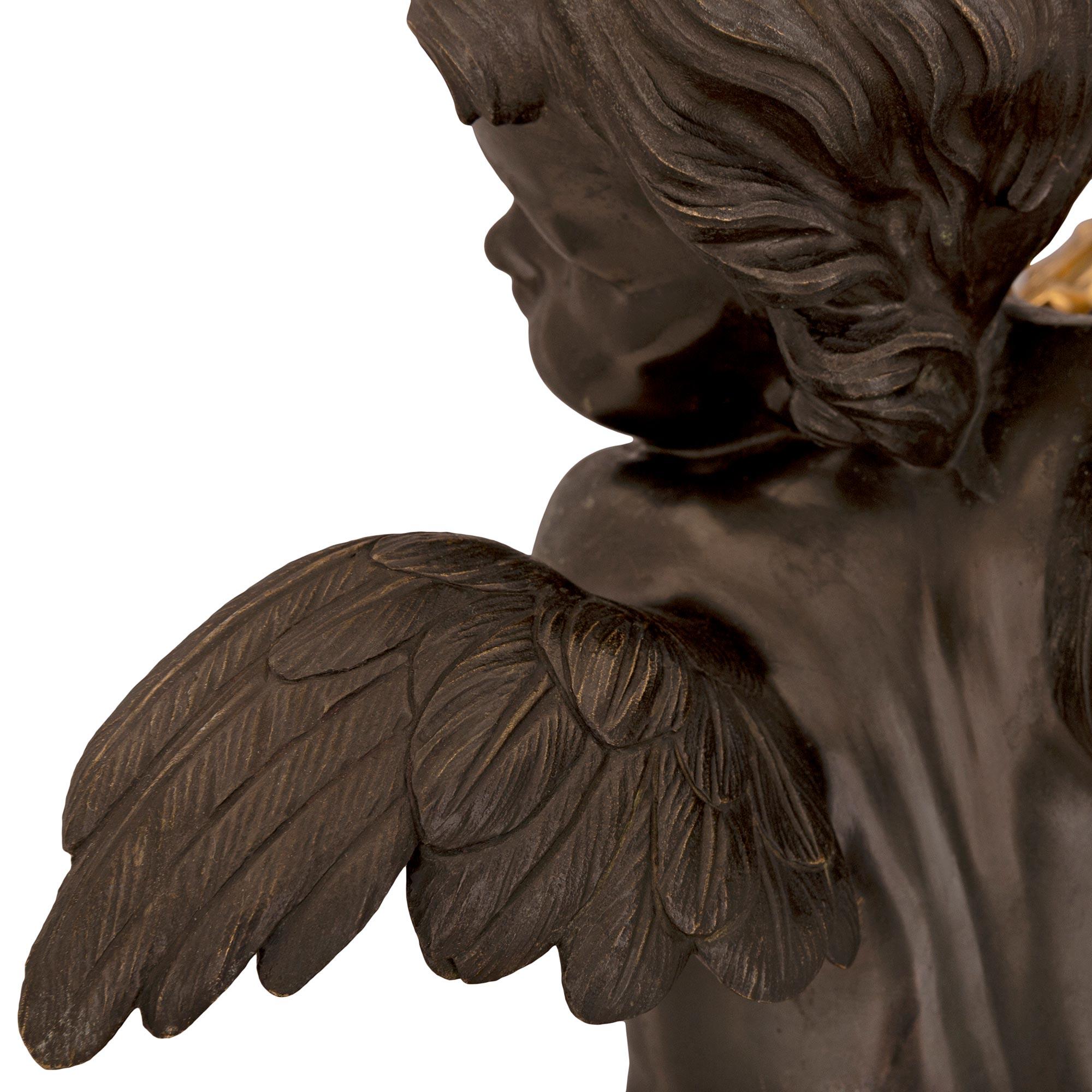 Bronze Pendule d'époque Belle Époque du XIXe siècle en bronze, bronze doré et marbre. en vente