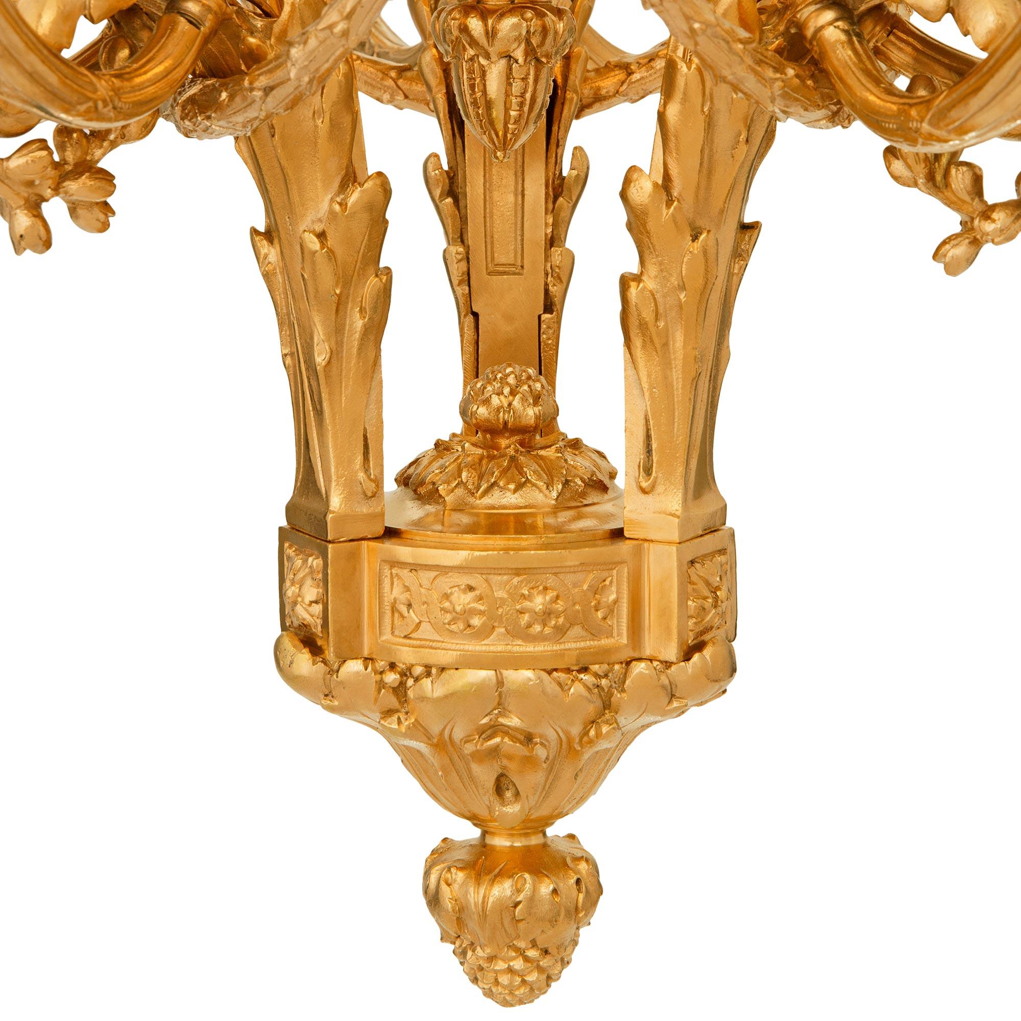 Französischer Kristall- und Ormolu-Kronleuchter aus der Belle Epoque des 19. im Angebot 3