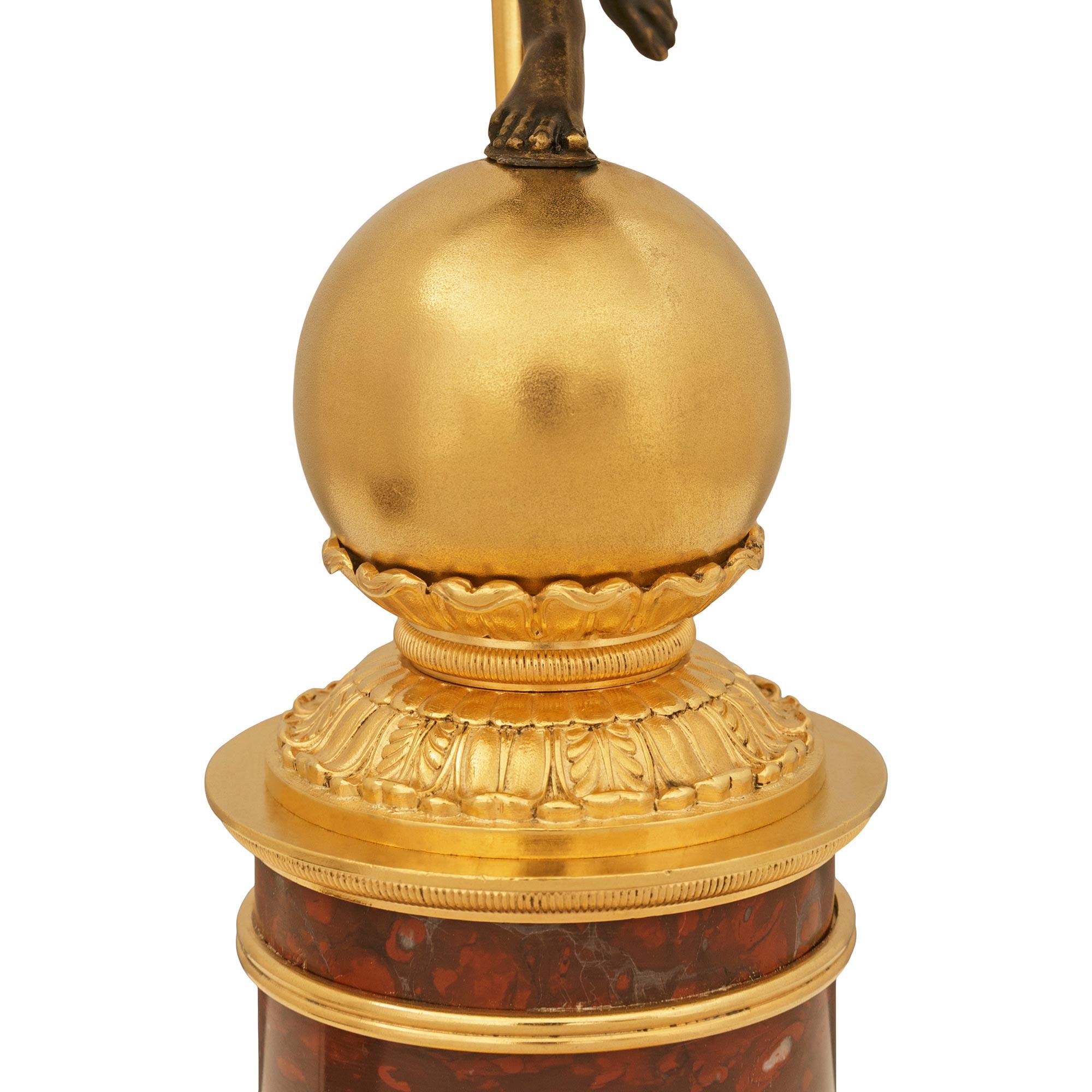 Lámpara francesa del siglo XIX Belle Epoque, estilo Imperio, de bronce y Ormolu en venta 2
