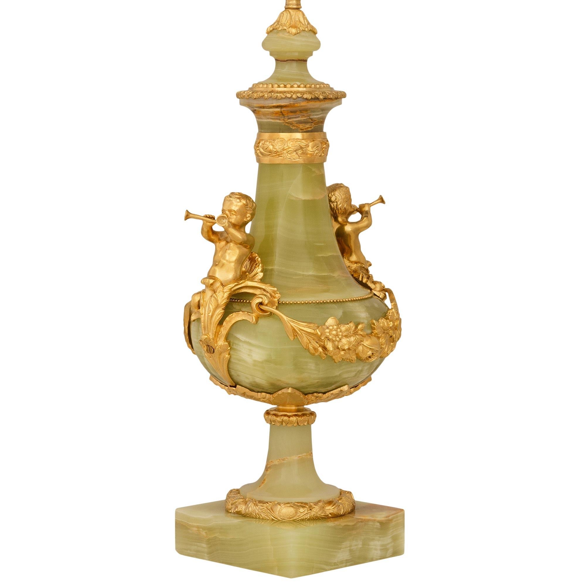 Lámpara francesa del siglo XIX Belle Époque Período Luis XVI Ónice y Ormolu Francés en venta