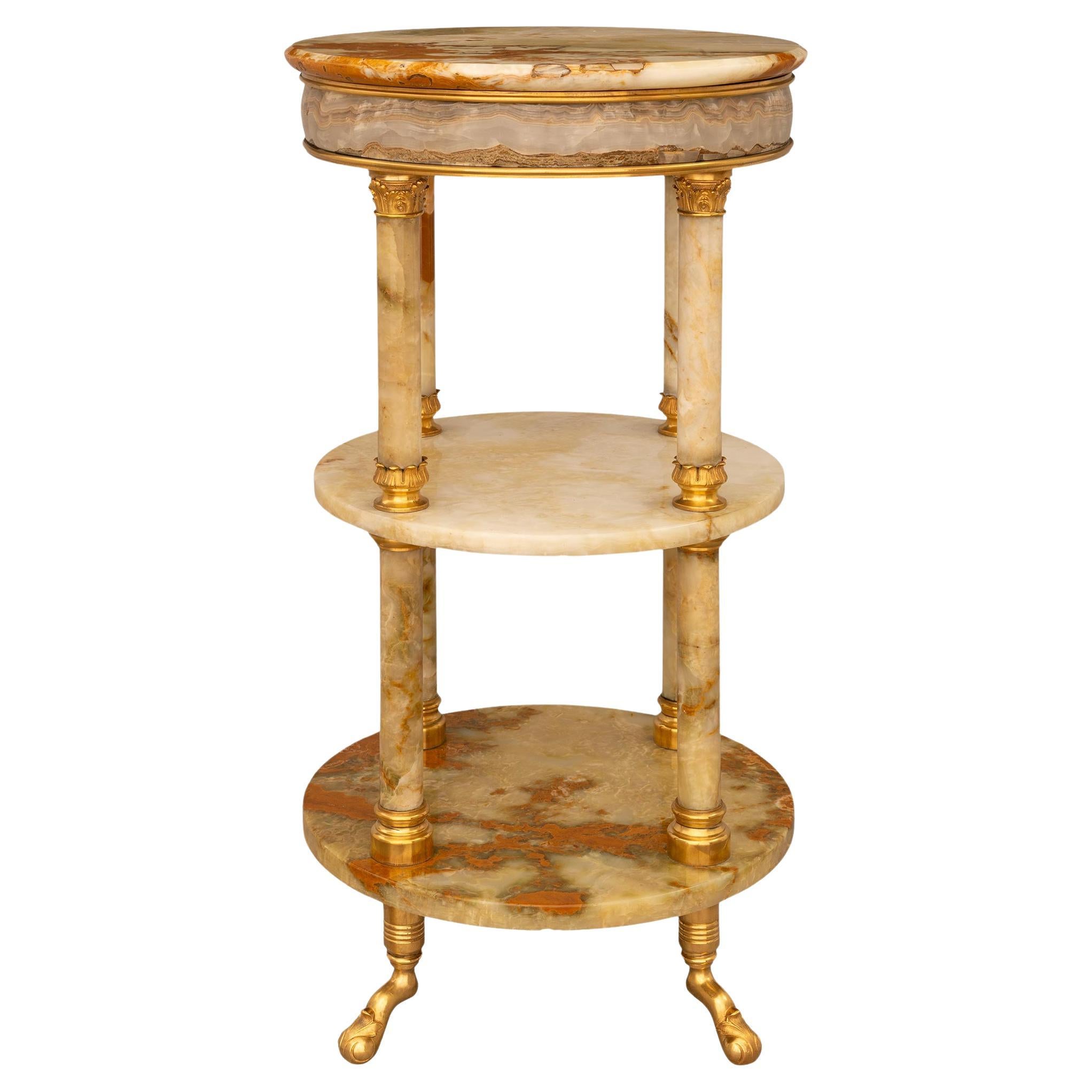 Französisch 19. Jahrhundert Belle Époque Periode Louis XVI st. Onyx und Ormolu Beistelltisch