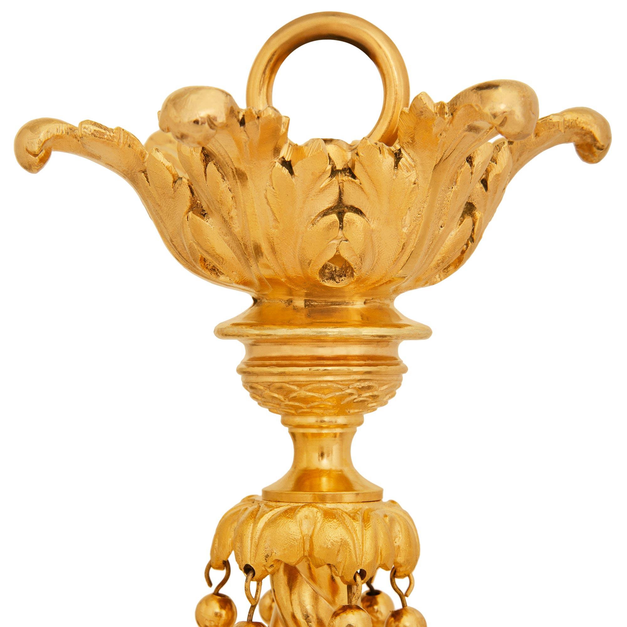 Lámpara de araña de Ormolu francesa del siglo XIX Periodo Belle Epoque Luis XVI en Bueno estado para la venta en West Palm Beach, FL