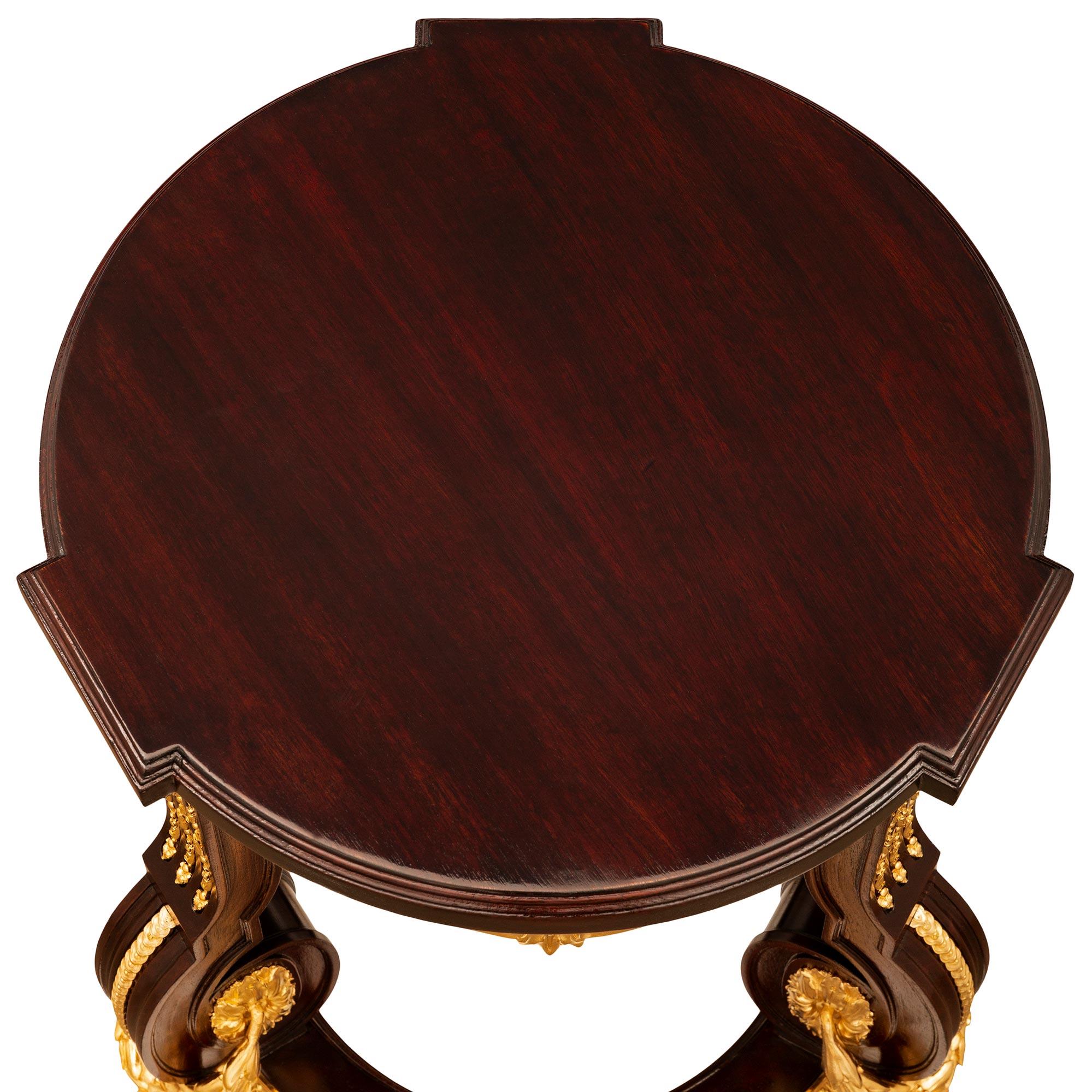 Französisch 19. Jahrhundert Belle Epoque Periode Mahagoni und Ormolu Pedestal im Angebot 5