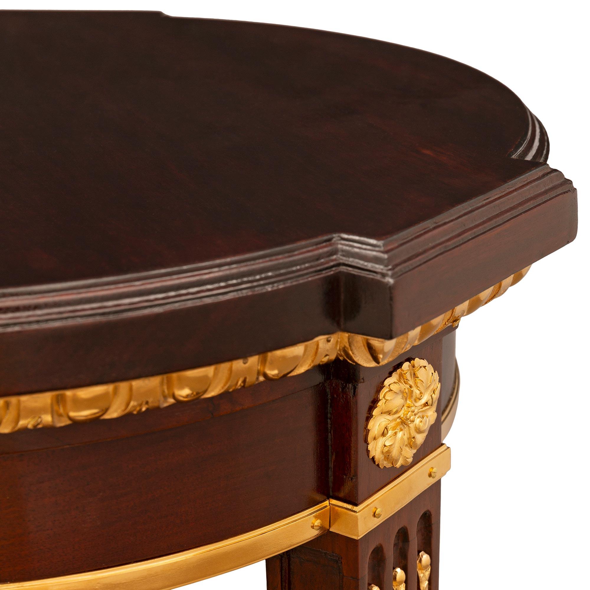 Französisch 19. Jahrhundert Belle Epoque Periode Mahagoni und Ormolu Pedestal im Zustand „Gut“ im Angebot in West Palm Beach, FL