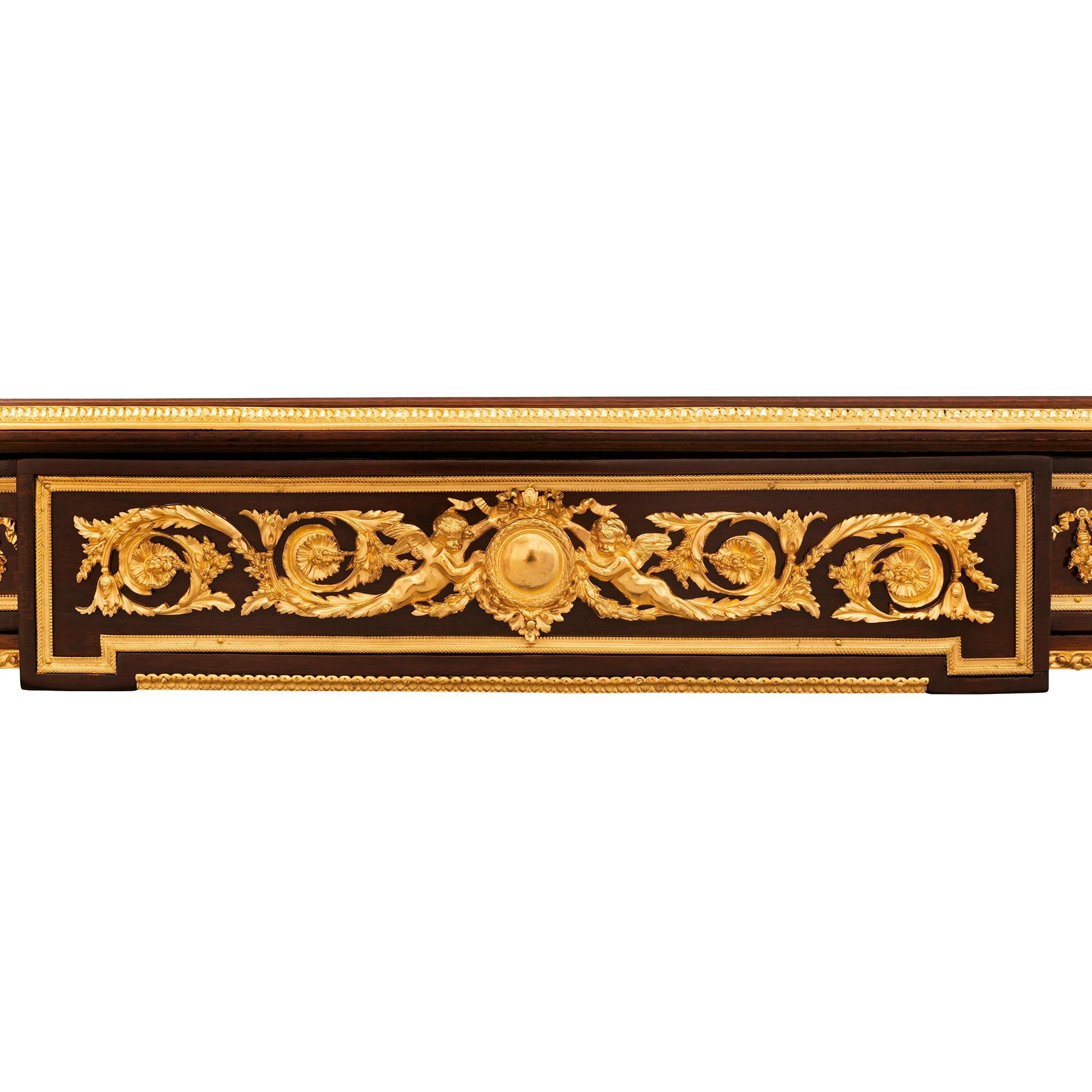 Bureau d'époque Belle Époque en acajou, laiton et bronze doré du XIXe siècle en vente 1