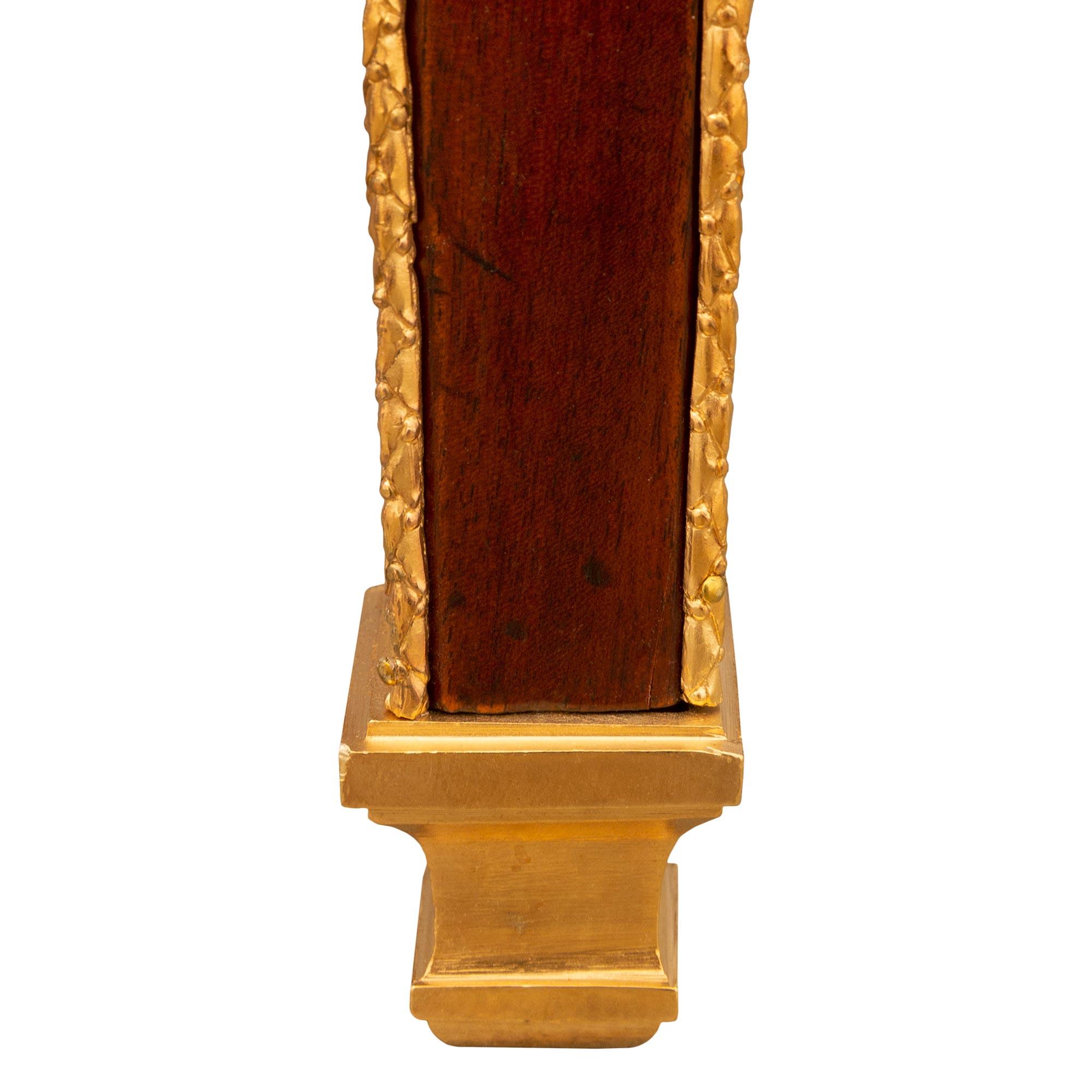 Bureau d'époque Belle Époque en acajou, laiton et bronze doré du XIXe siècle en vente 3