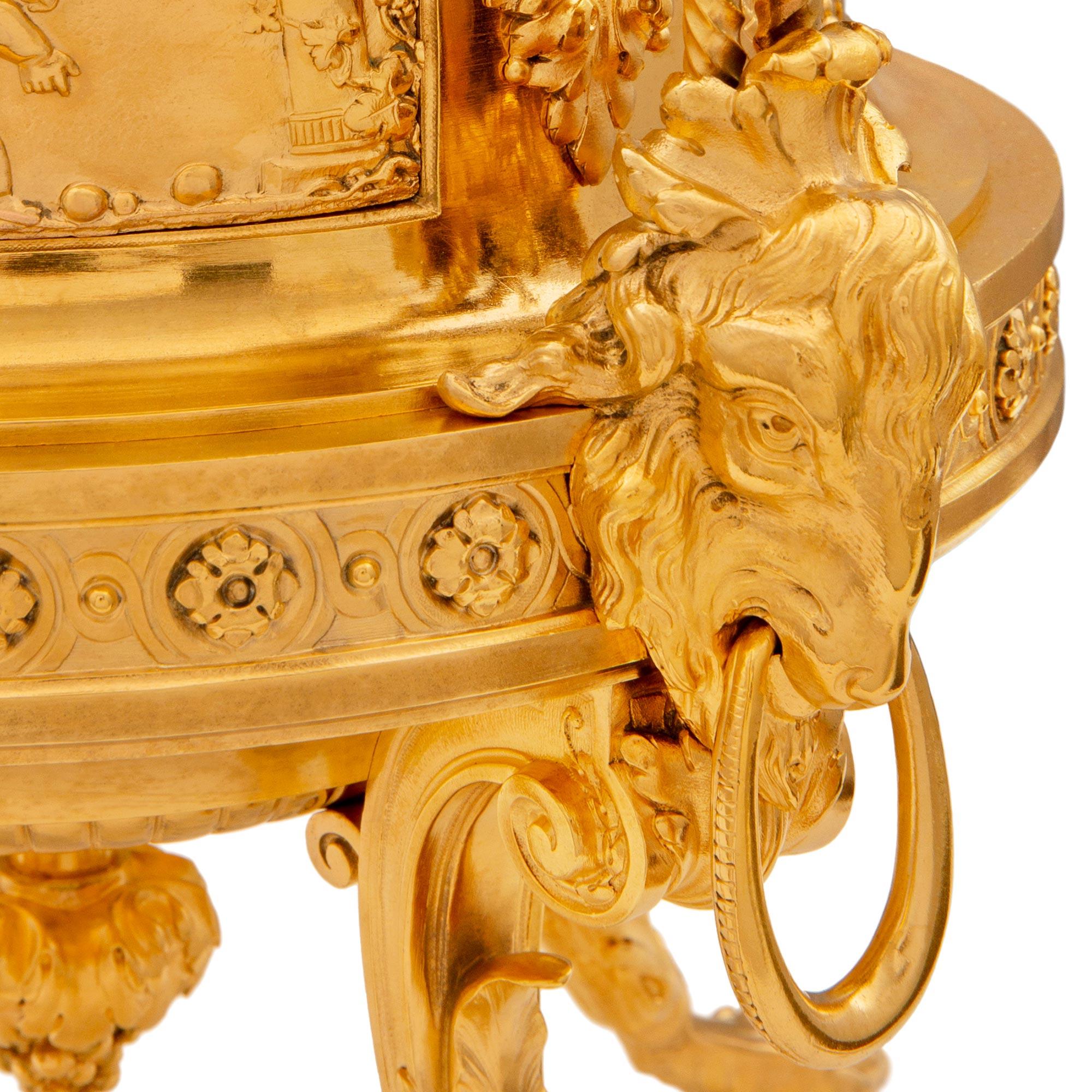 Bronze French Belle Epoque, 19ème siècle, période néo-classique. Jardinière en bronze doré en vente