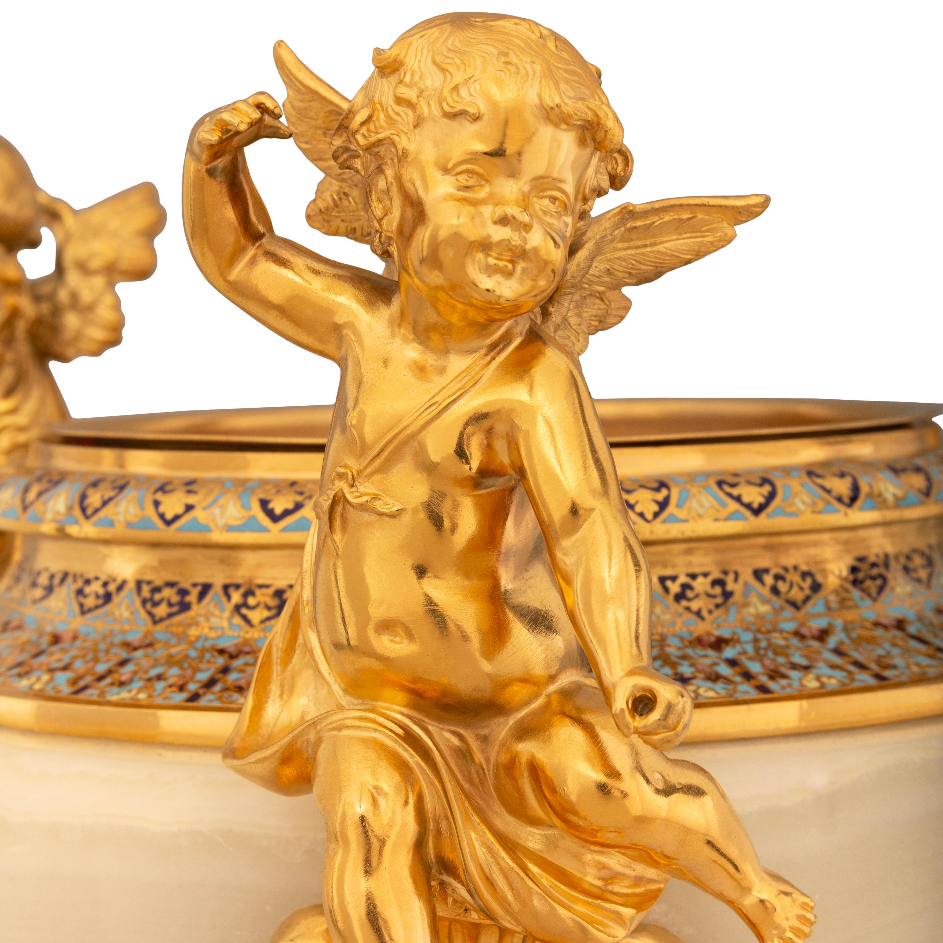 Cloisonné Centrotavola francese del XIX secolo del periodo Belle Epoque in onice, cloisonné e ormolo in vendita