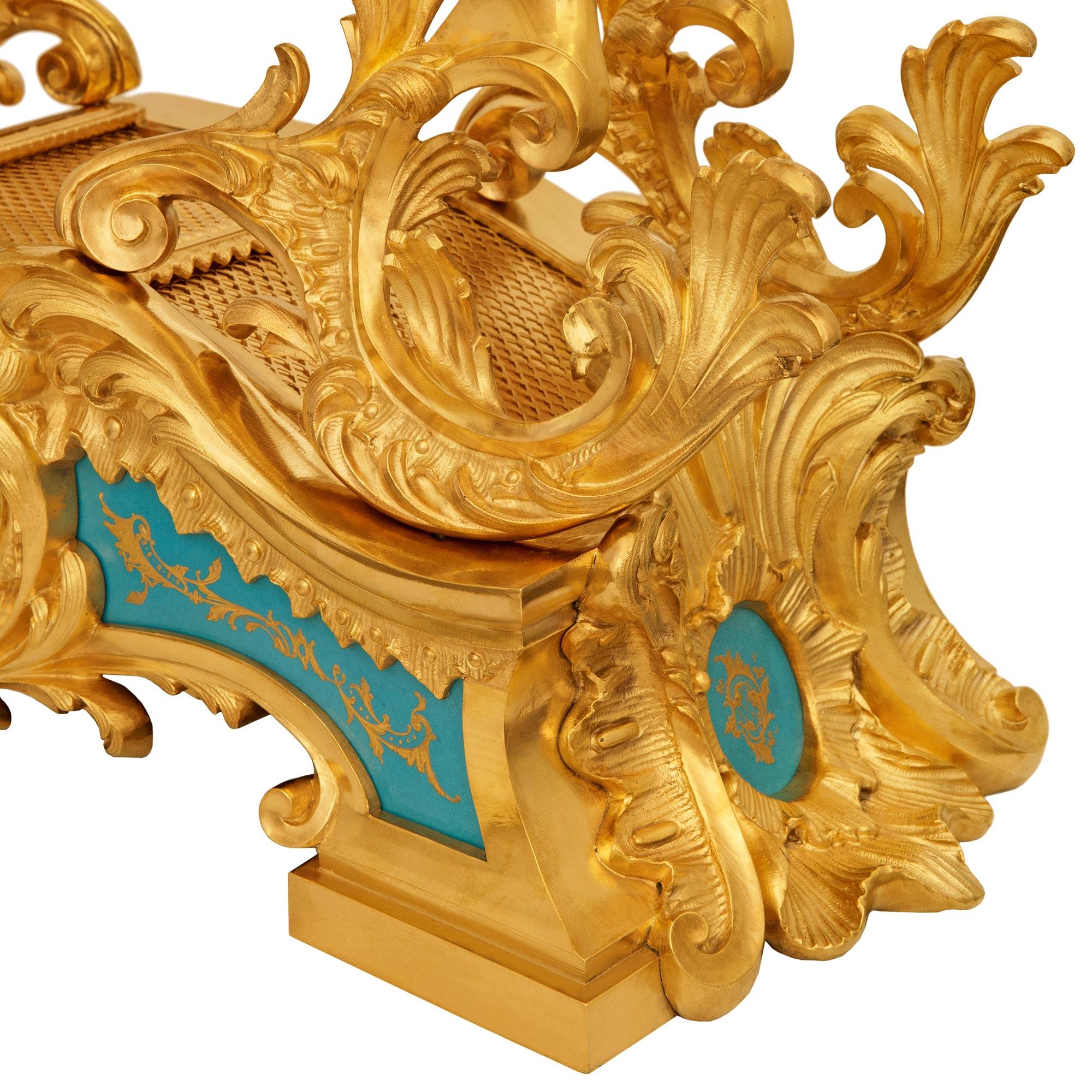 Specchio da toilette in porcellana e ormolu del XIX secolo French Belle Epoque in vendita 4