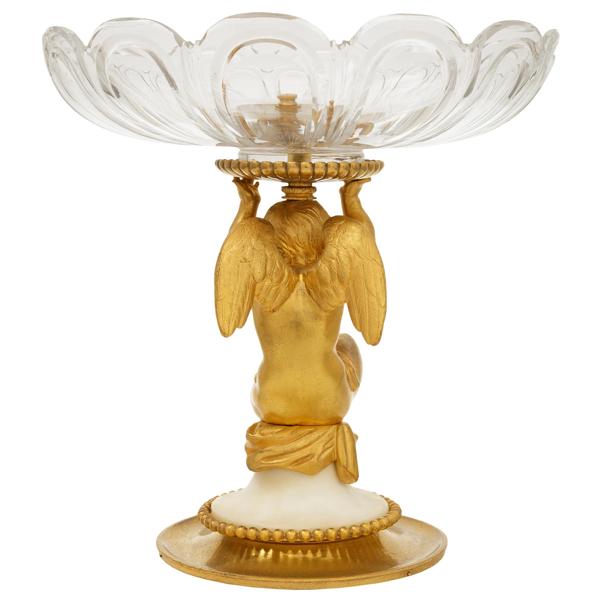 Französischer Tafelaufsatz aus Ormolu, Marmor und Kristall aus der Belle Epoque des 19. im Angebot 3