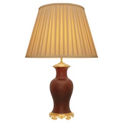 Französische Belle Epoque Lampe aus ochsenblutfarbenem Porzellan und Ormolu aus dem 19.