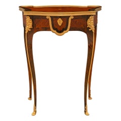 Table d'appoint en bois de tulipier, bois de roi et bronze doré, d'époque French Belle Epoque, 19e siècle
