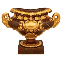 Französischer Tafelaufsatz aus Rouge Griotte-Marmor und Goldbronze aus der Belle Epoque des 19. Jahrhunderts