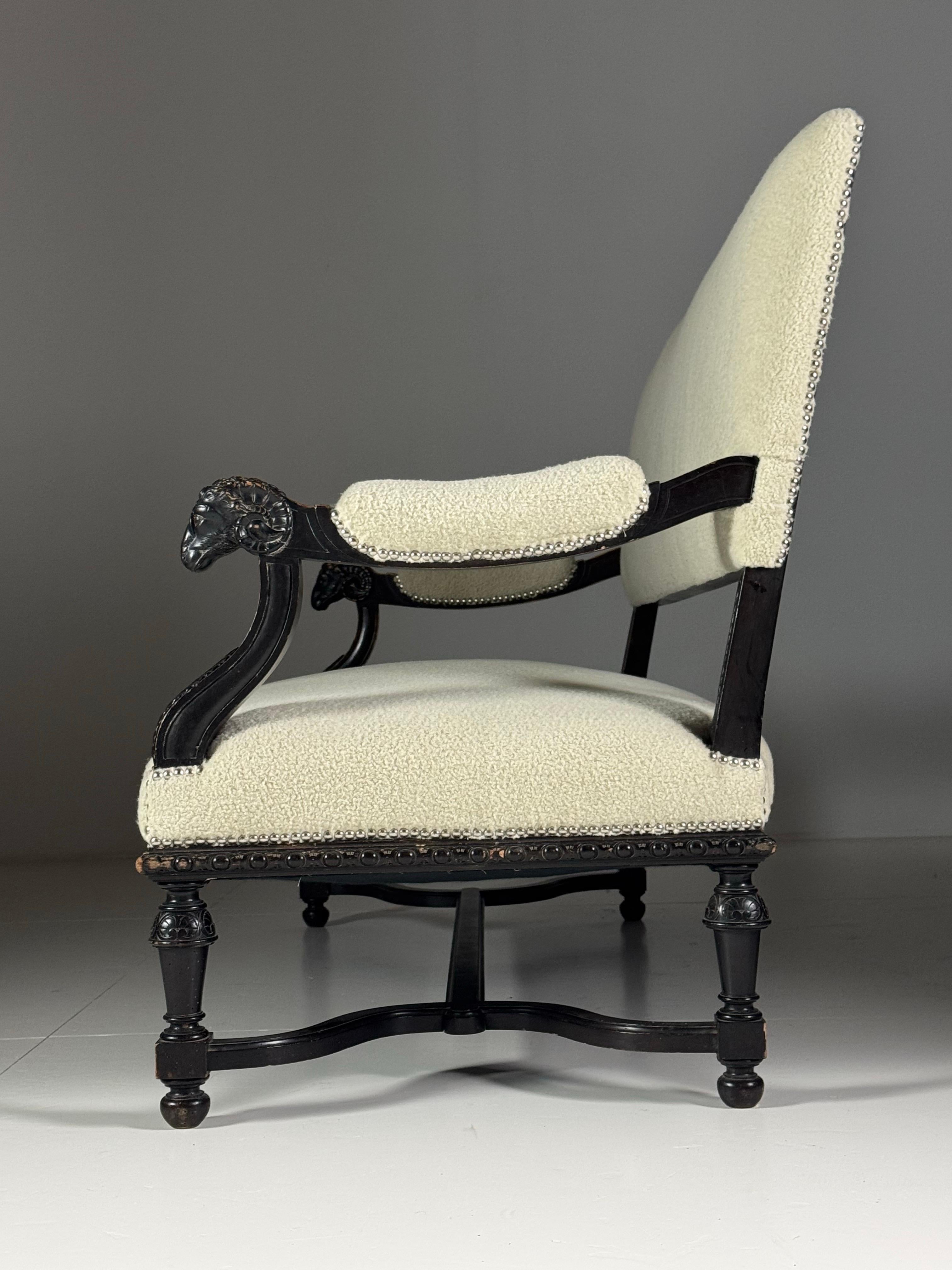 Französische Bank mit Widderköpfen aus dem 19. im Angebot 11