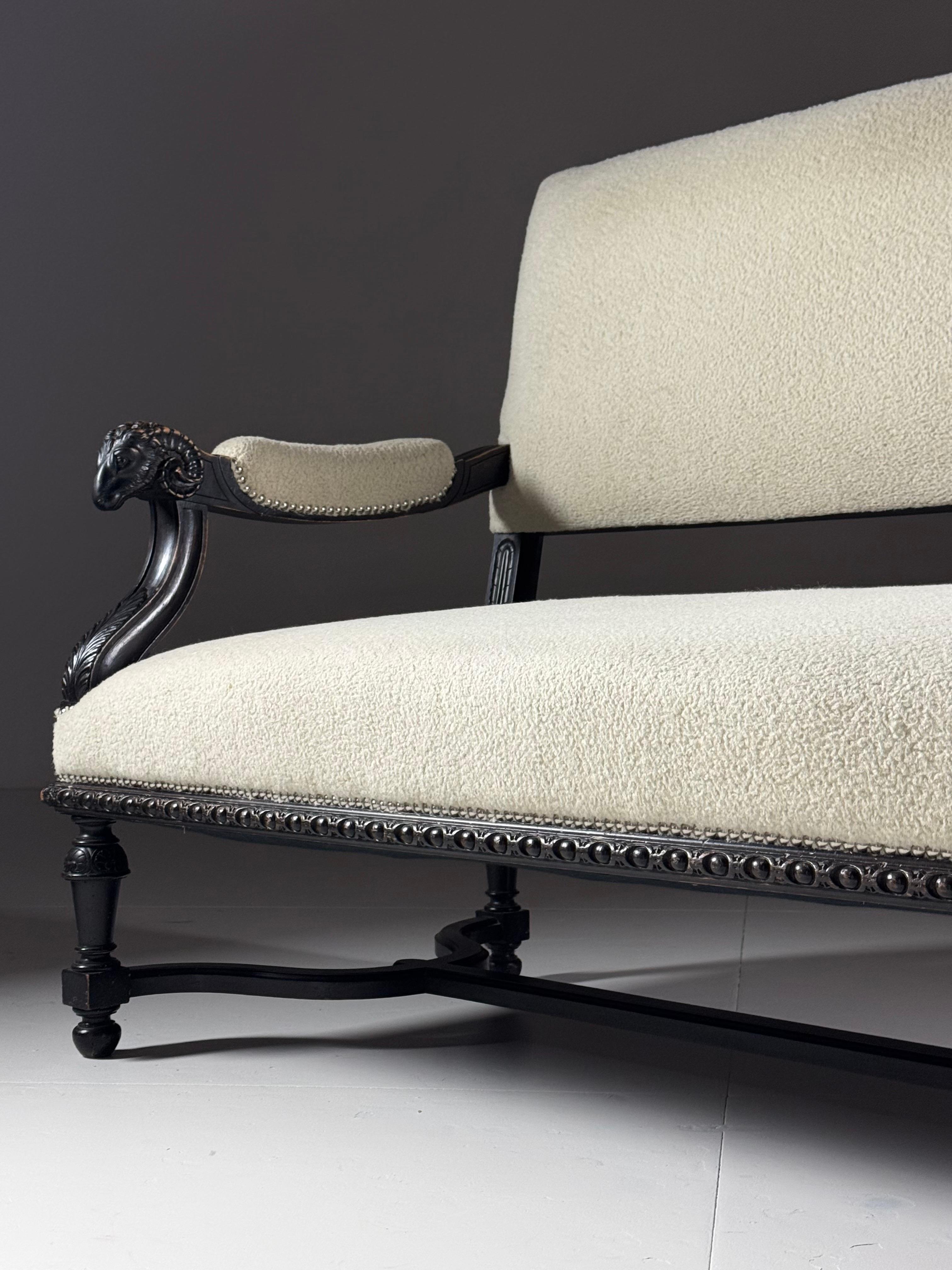 Französische Bank mit Widderköpfen aus dem 19. im Angebot 13