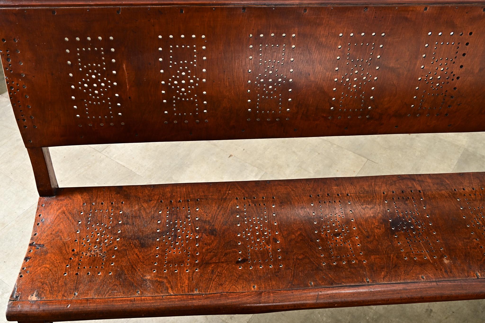 French 19th Century Bentwood Bench with Pierced Back For Sale 1