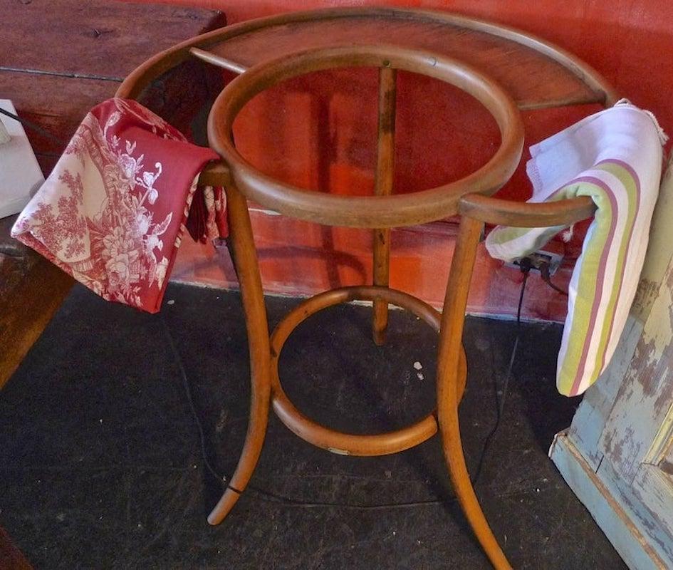 French 19th Century Bentwood Wash-Stand For Sale 4