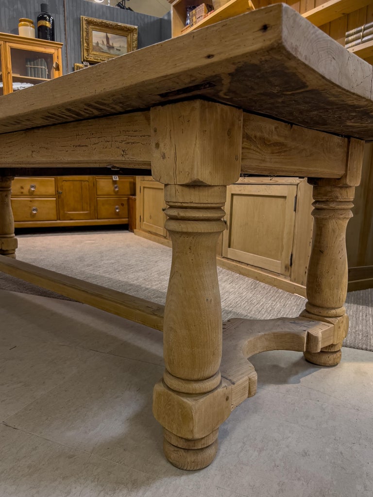 French 19th Century Bleached Oak Dining Table For Sale at 1stDibs