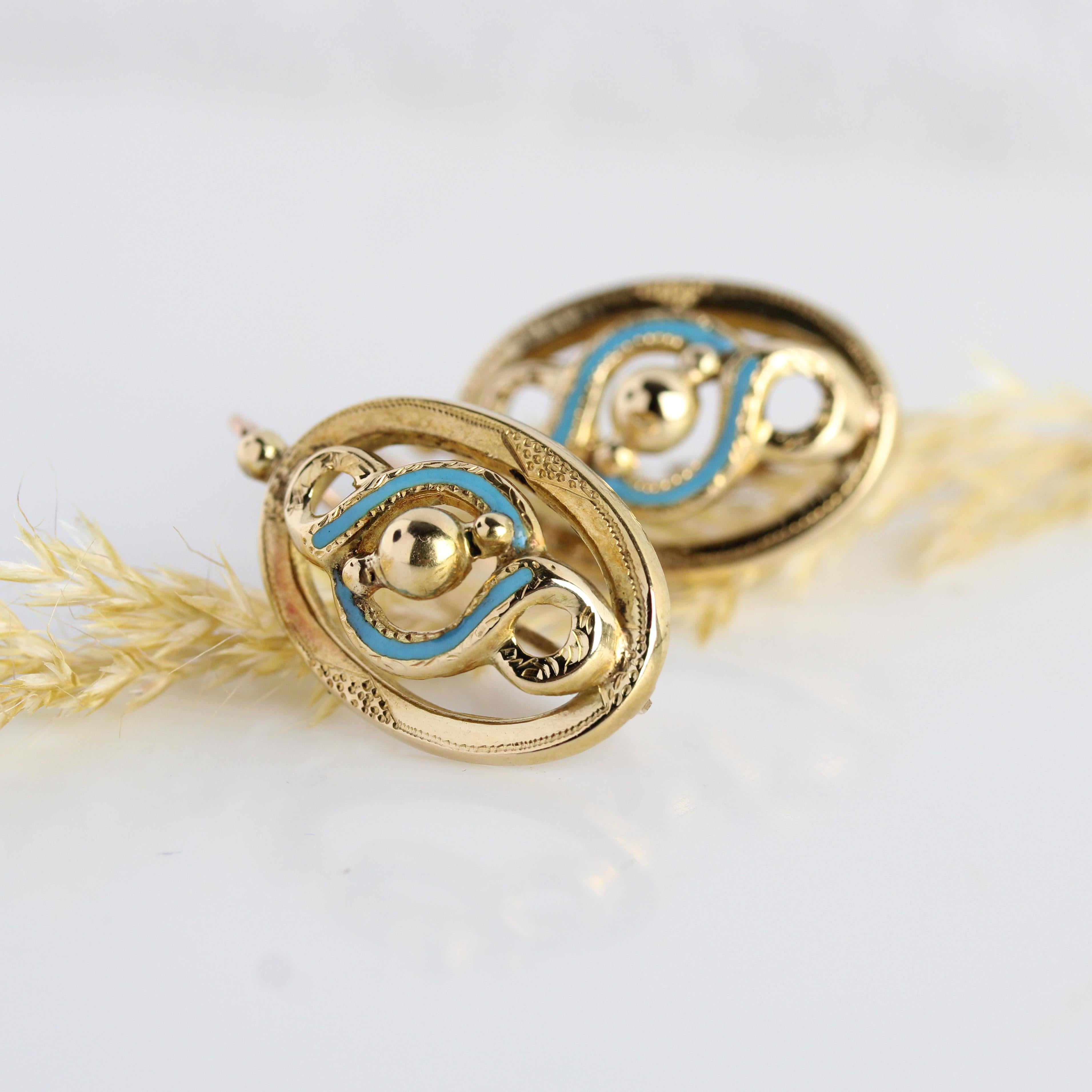 French 19th Century Blue Enamel 18 Karat Yellow Gold Lever- Back Earrings For Sale 3