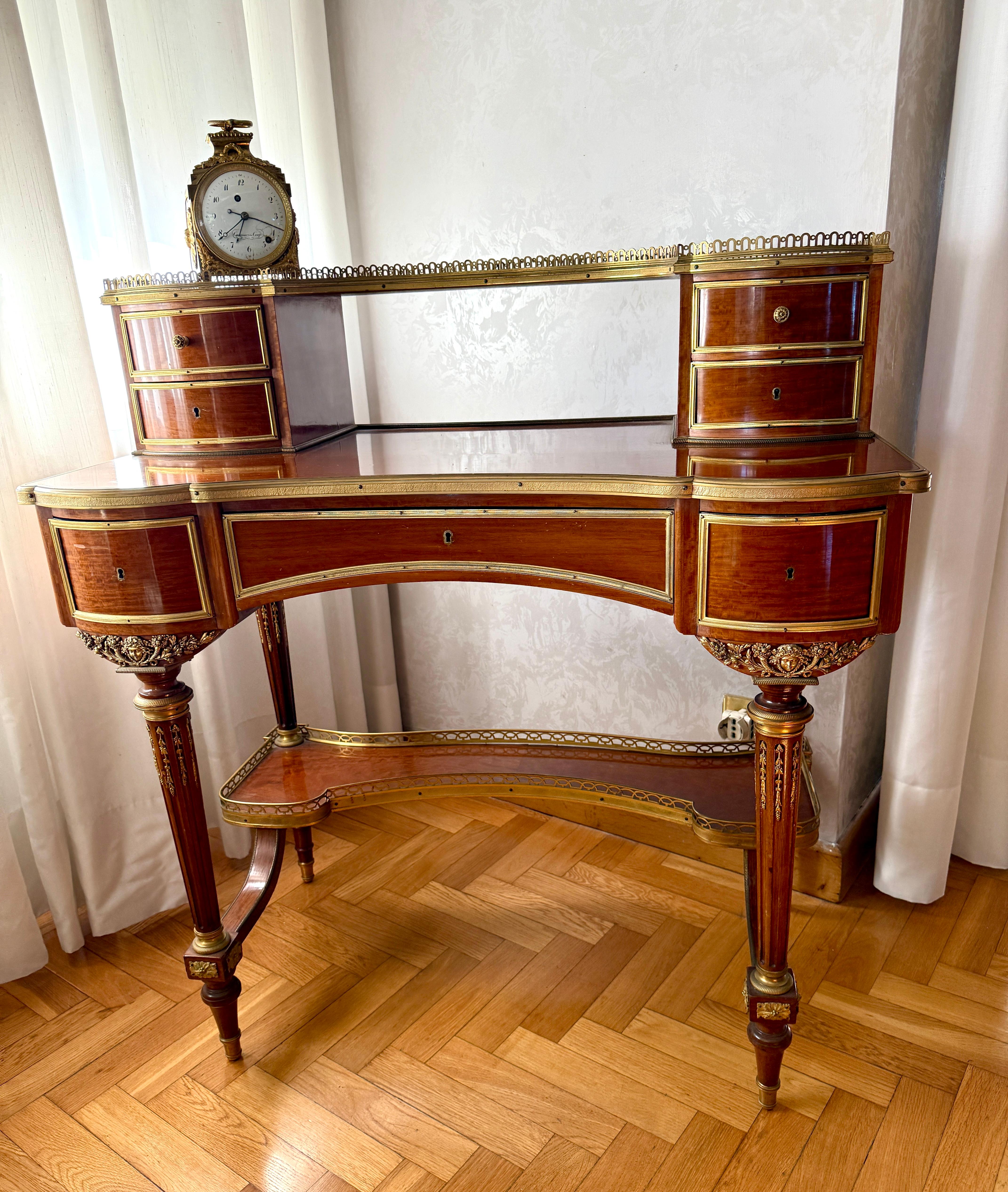 Französisch 19. Jahrhundert Bonheur Du Jour Mahagoni-Damenschreibtisch im Angebot 9