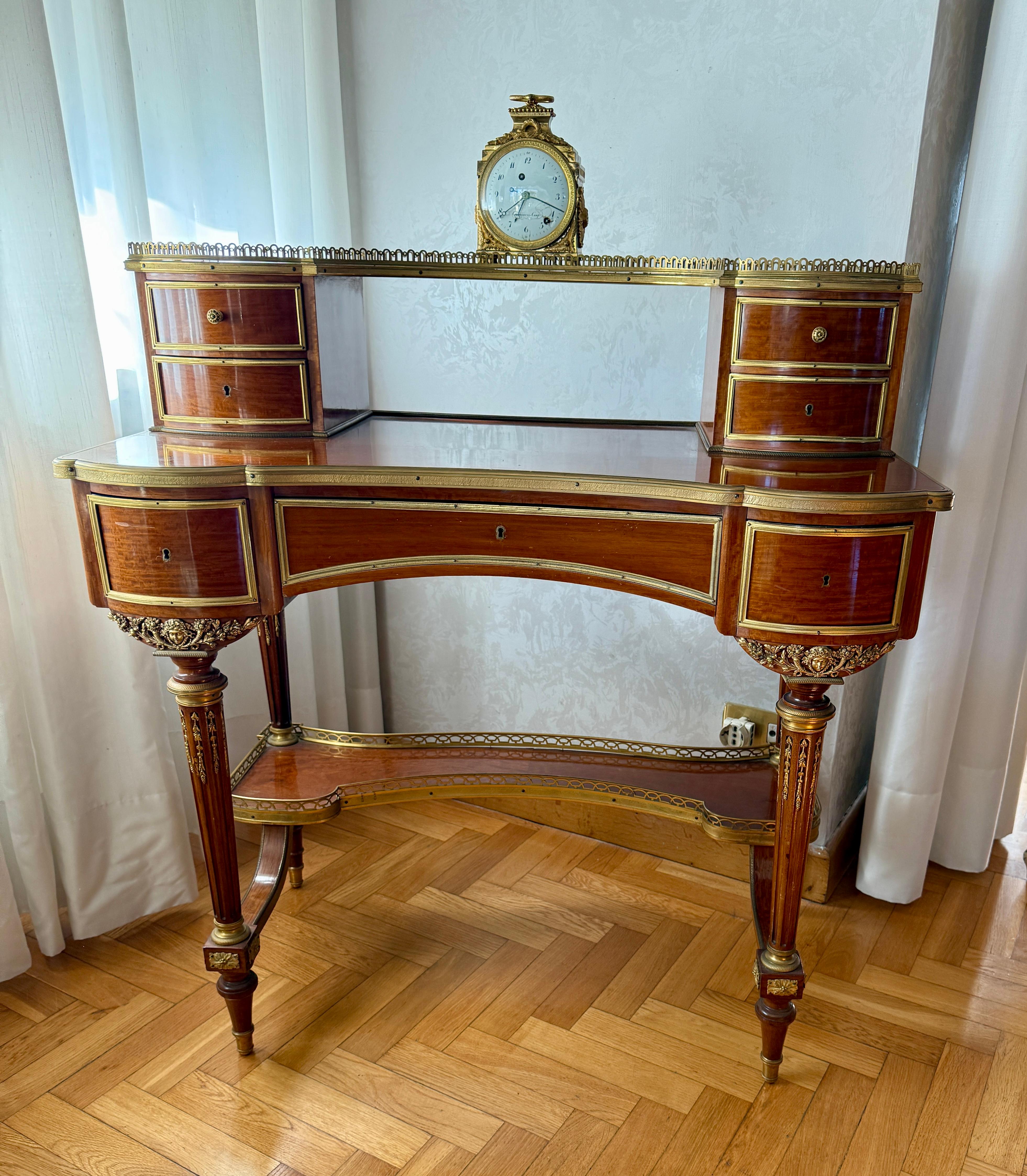 Französisch 19. Jahrhundert Bonheur Du Jour Mahagoni-Damenschreibtisch im Zustand „Gut“ im Angebot in Rome, IT