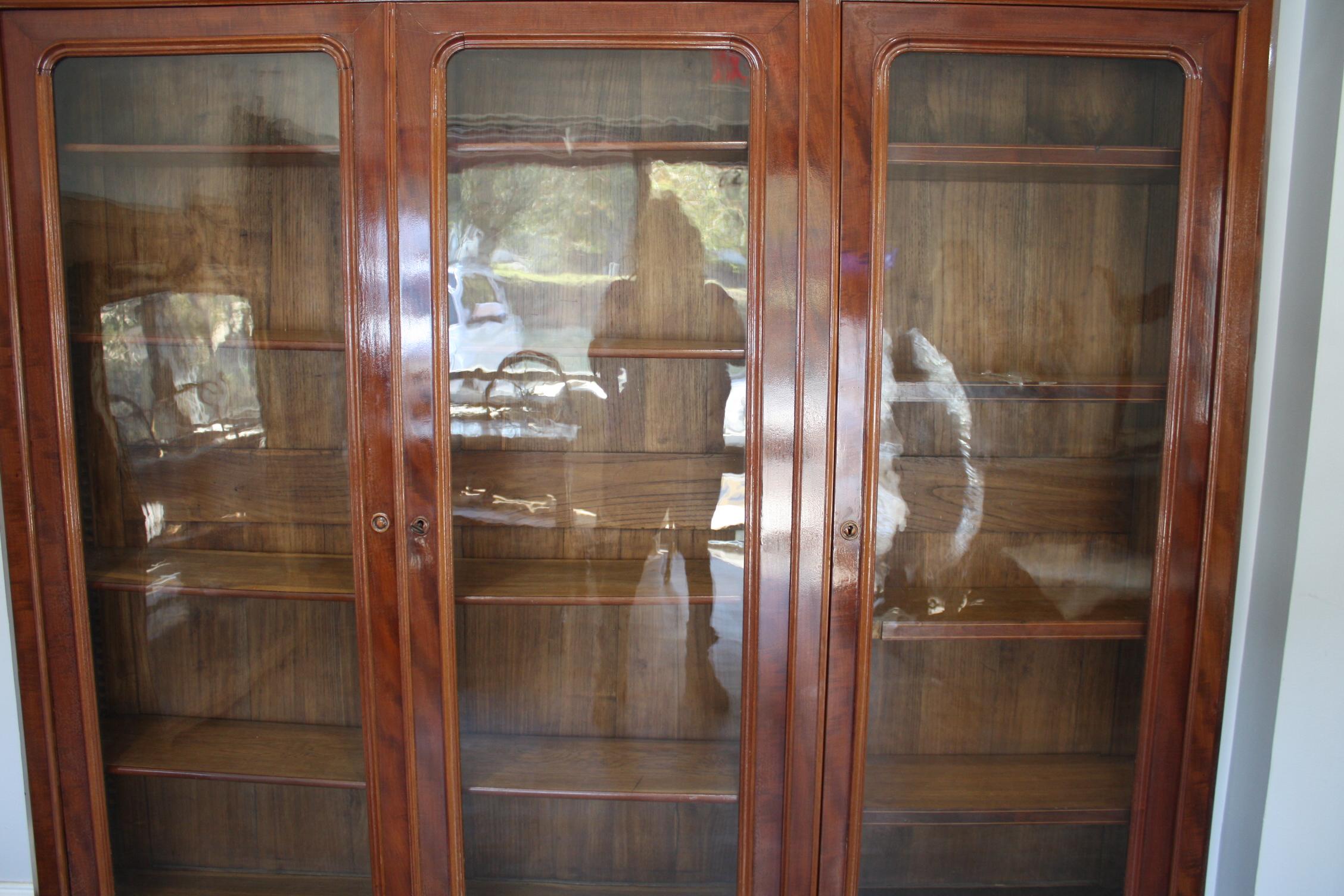 Französisch 19. Jahrhundert Bücherregal oder Vitrine im Zustand „Gut“ im Angebot in Stockbridge, GA