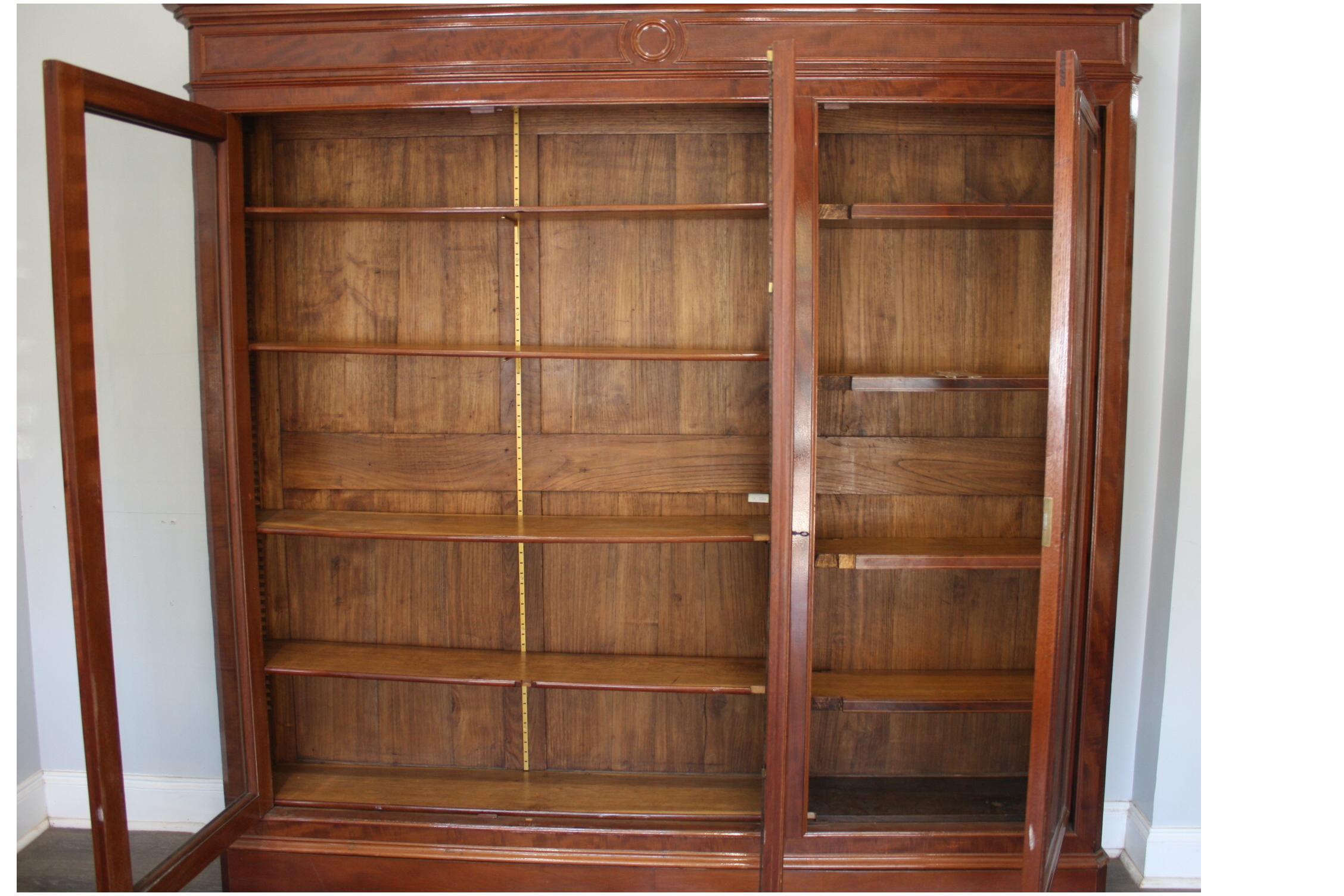 French 19th Century Bookcase or Vitrine For Sale 2