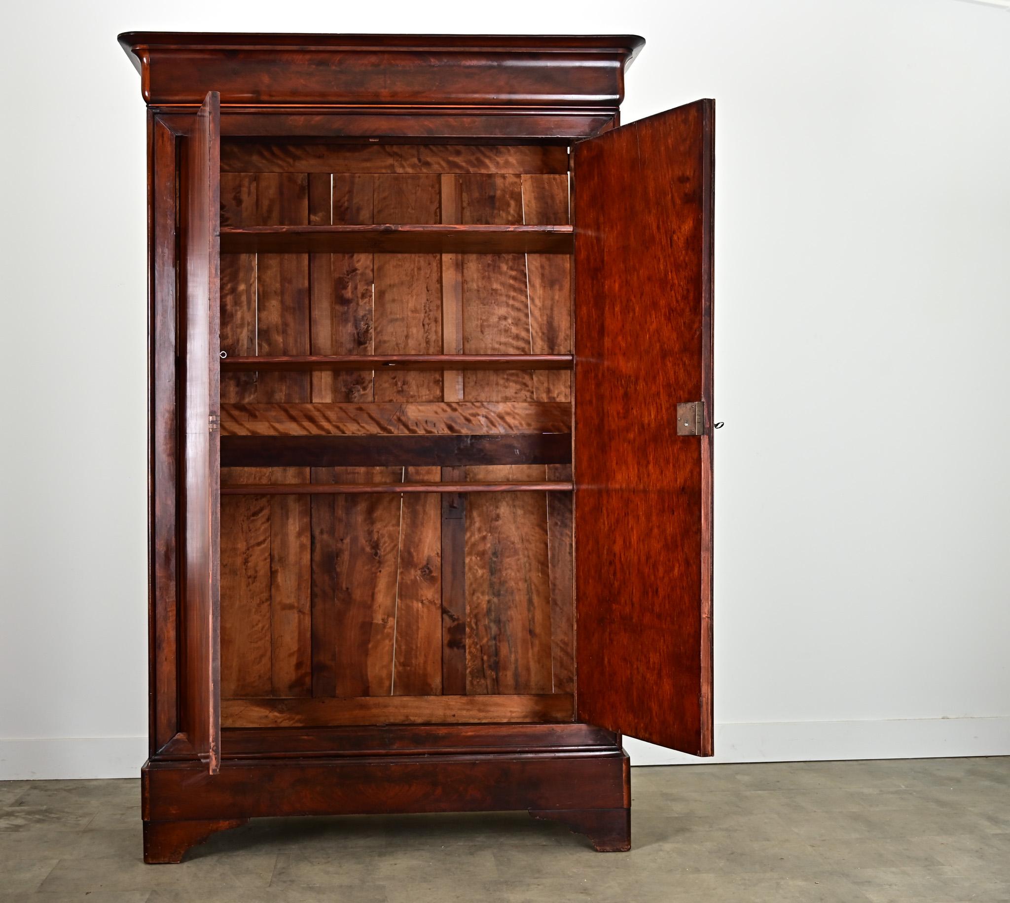 Französisch 19. Jahrhundert Bookmatched Mahagoni Louis Philippe Schrank im Angebot 5