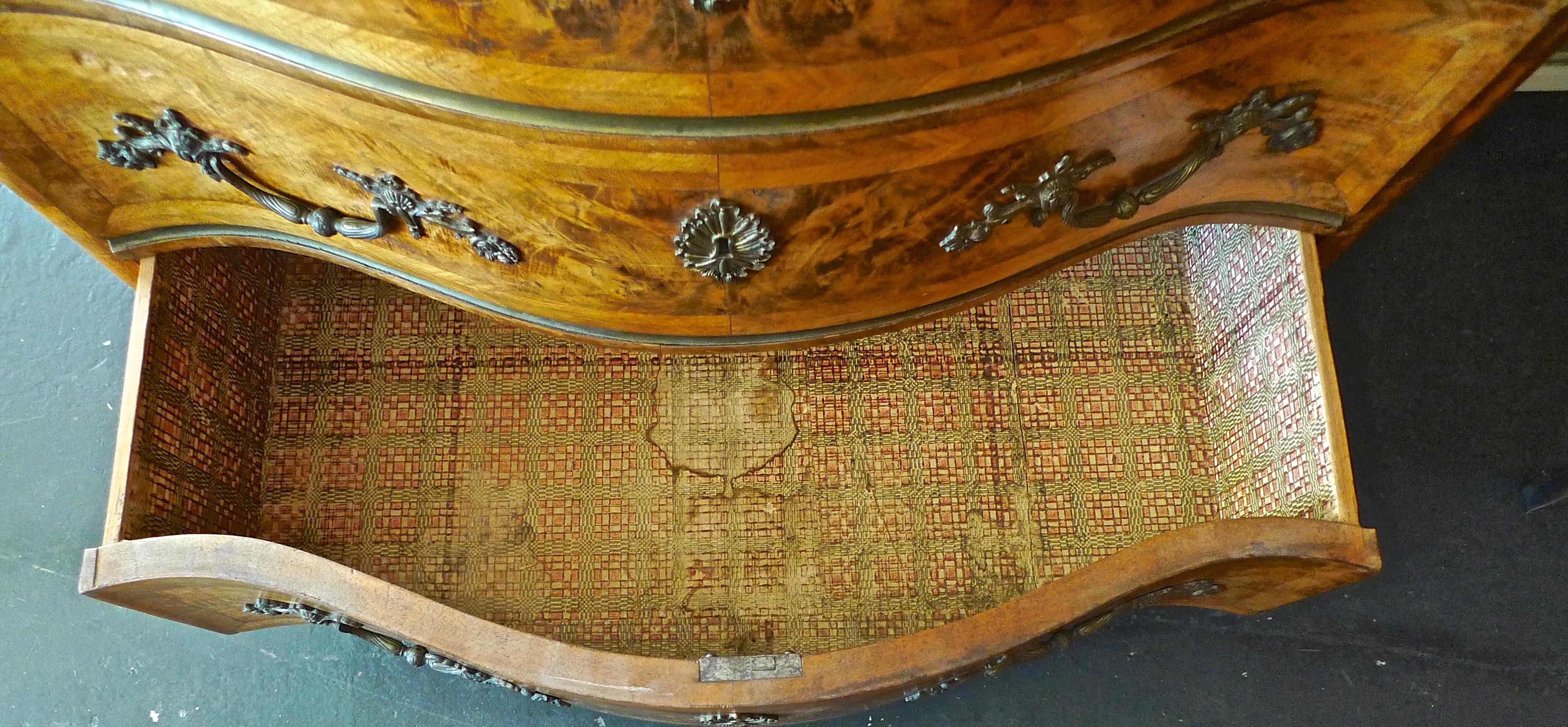 French 19th Century Bow-Fronted Burl Walnut Chest of Drawers with a Marble Top 7