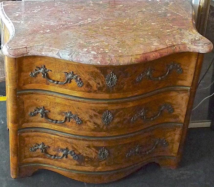 French 19th Century Bow-Fronted Burl Walnut Chest of Drawers with a Marble Top For Sale 16