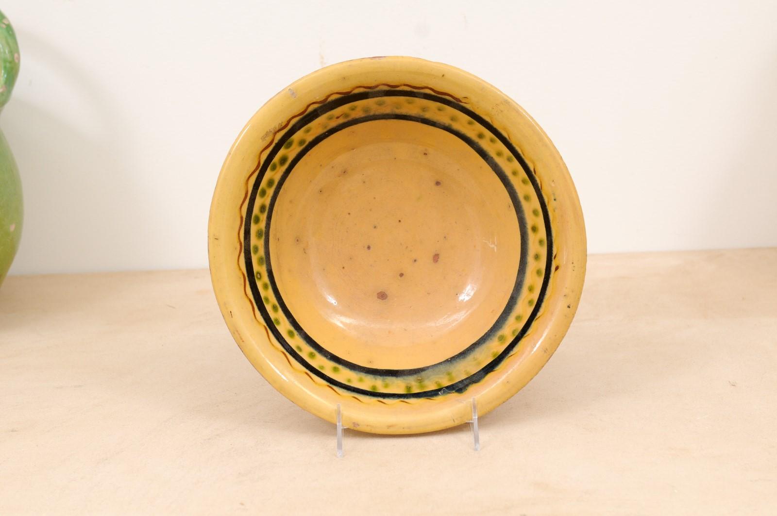 French 19th Century Bowl from the Poterie Hertz of Annecy, with Yellow Glaze For Sale 2