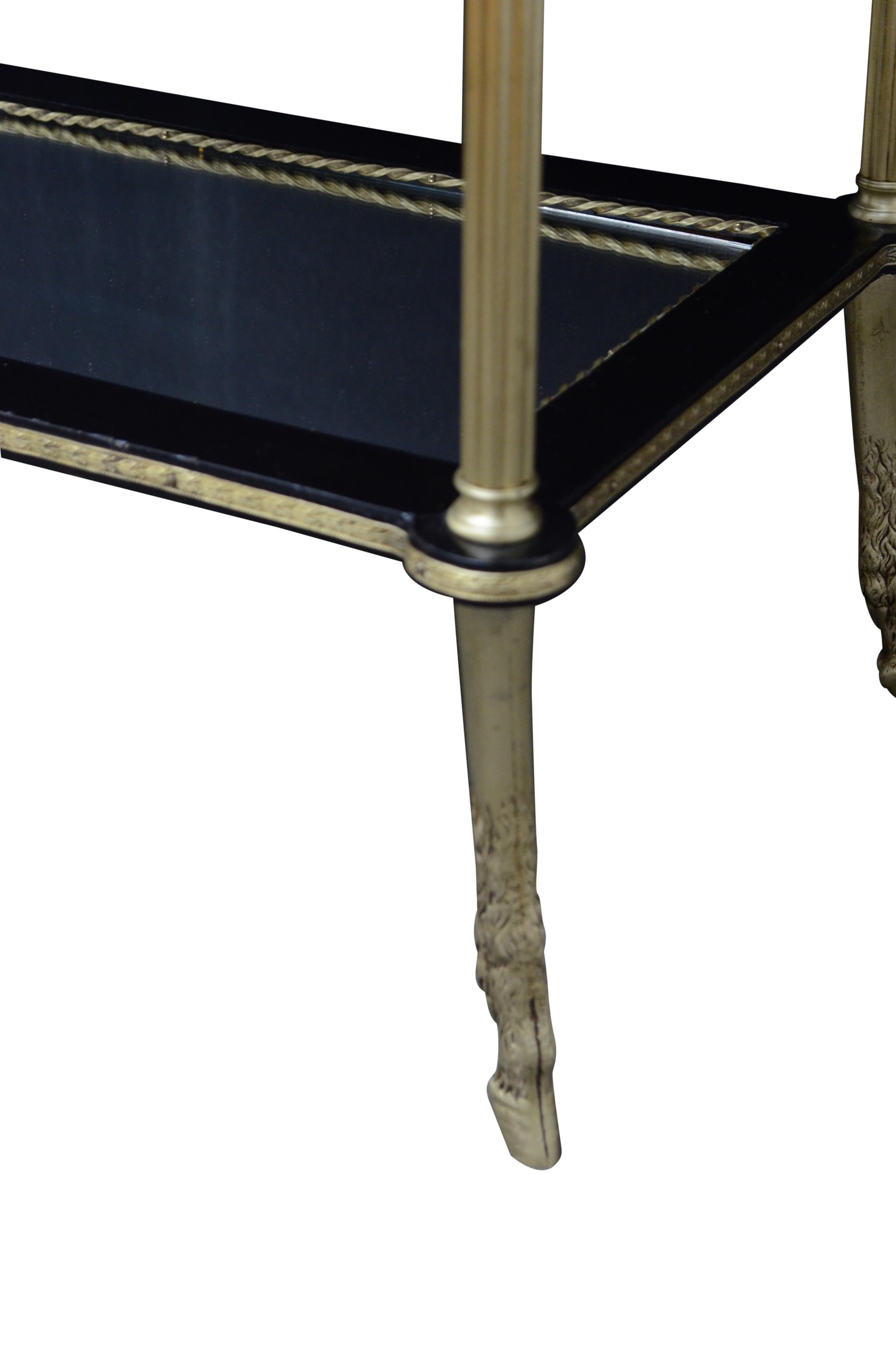 Laiton Table d'appoint en laiton et marqueterie du 19e siècle français en vente