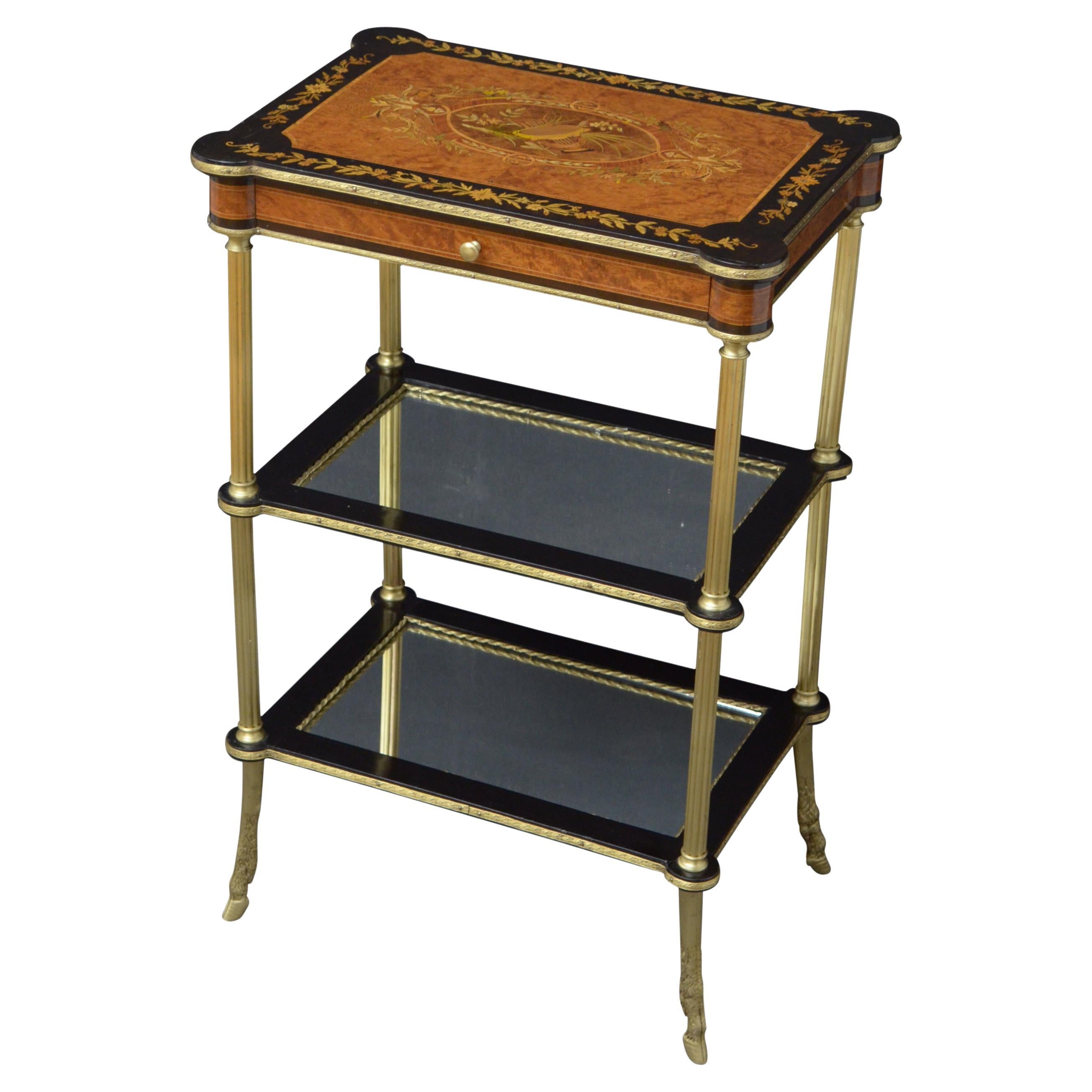Table d'appoint en laiton et marqueterie du 19e siècle français en vente