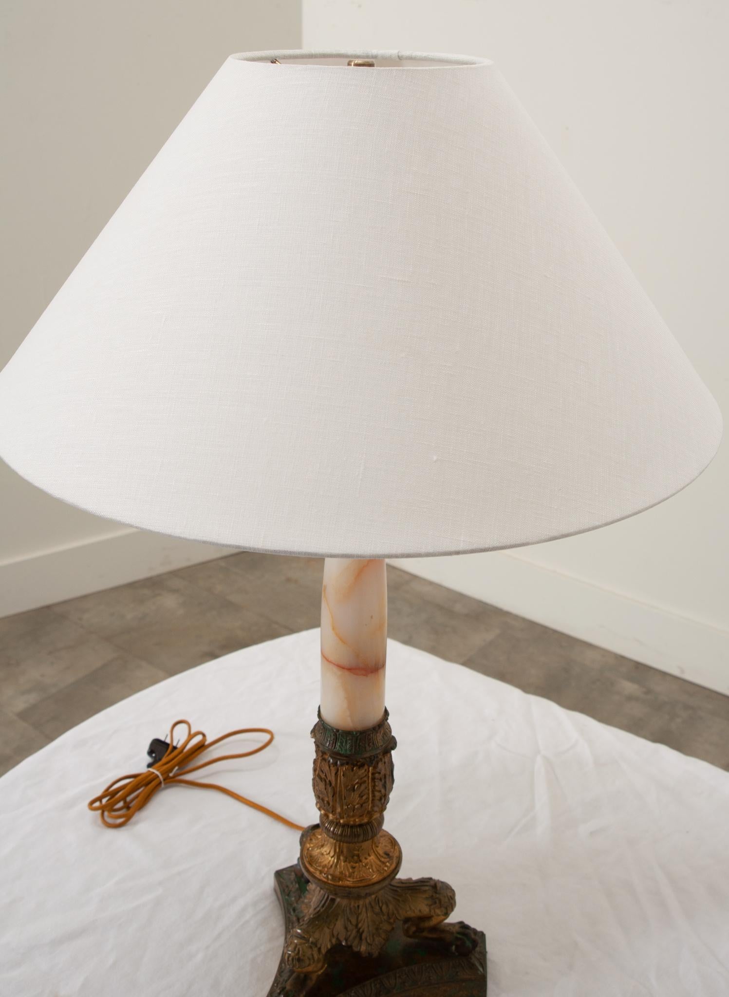 Lampe simple en laiton et onyx du XIXe siècle en vente 1