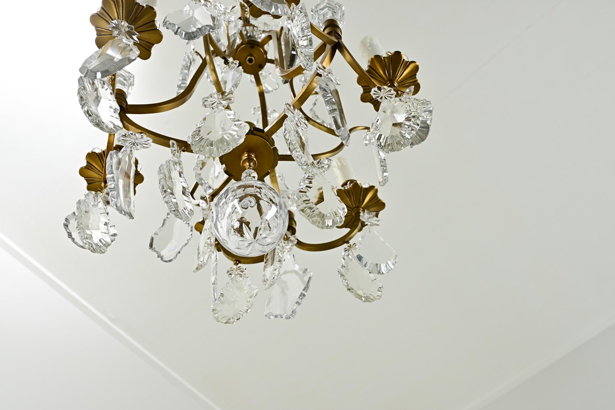 Lampadario francese del XIX secolo in ottone e cristallo in vendita 3