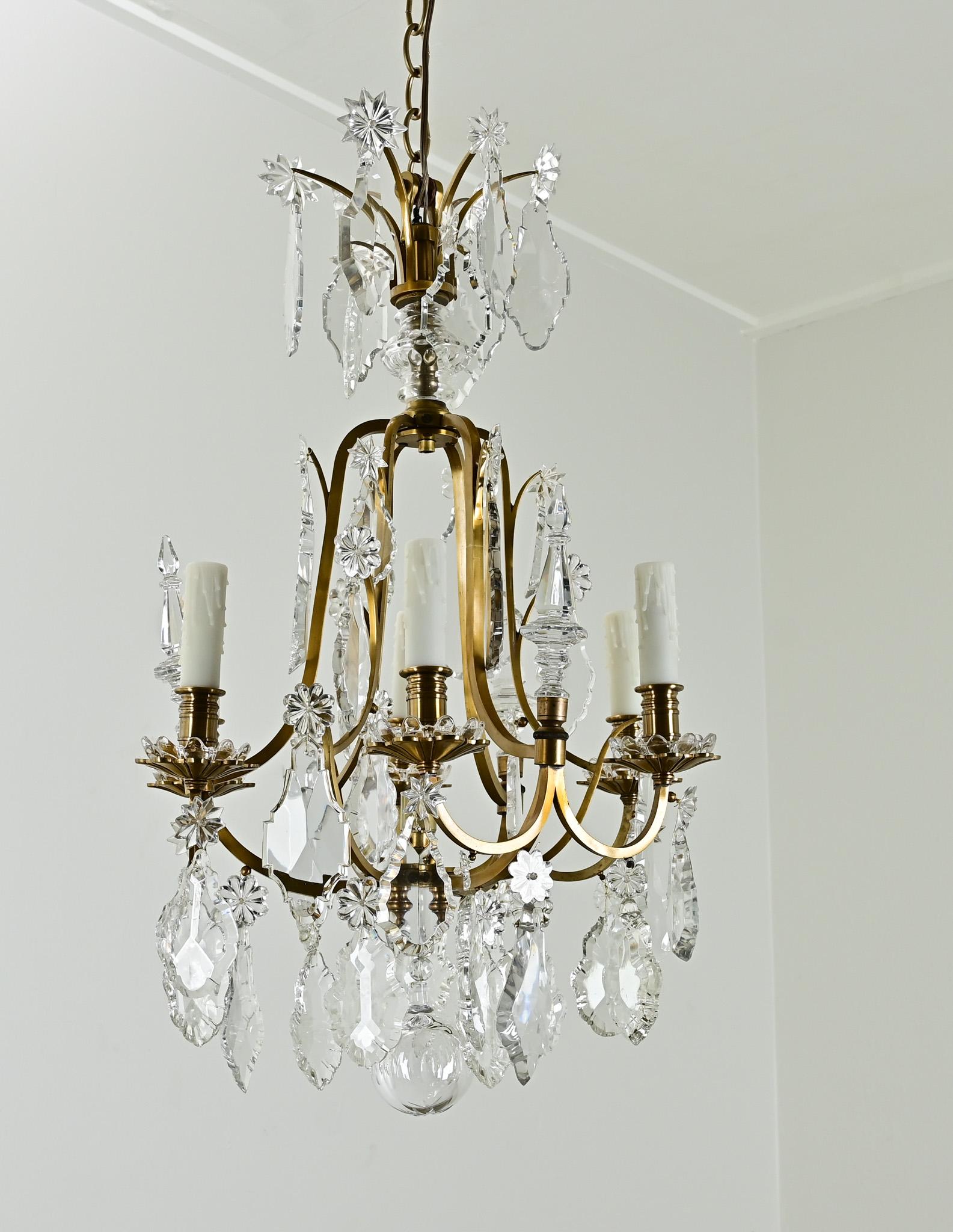 Lampadario francese del XIX secolo in ottone e cristallo in vendita 6