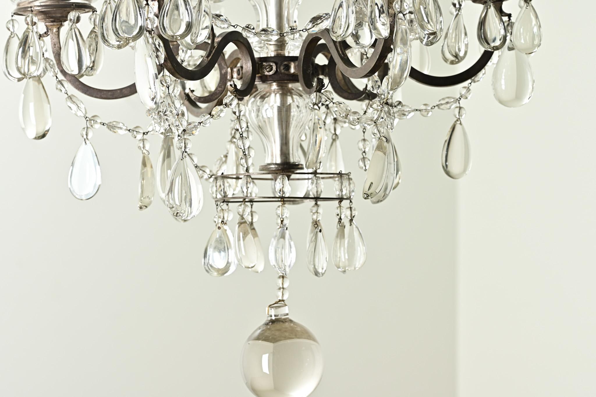 Lampadario francese del XIX secolo in ottone e cristallo in vendita 2