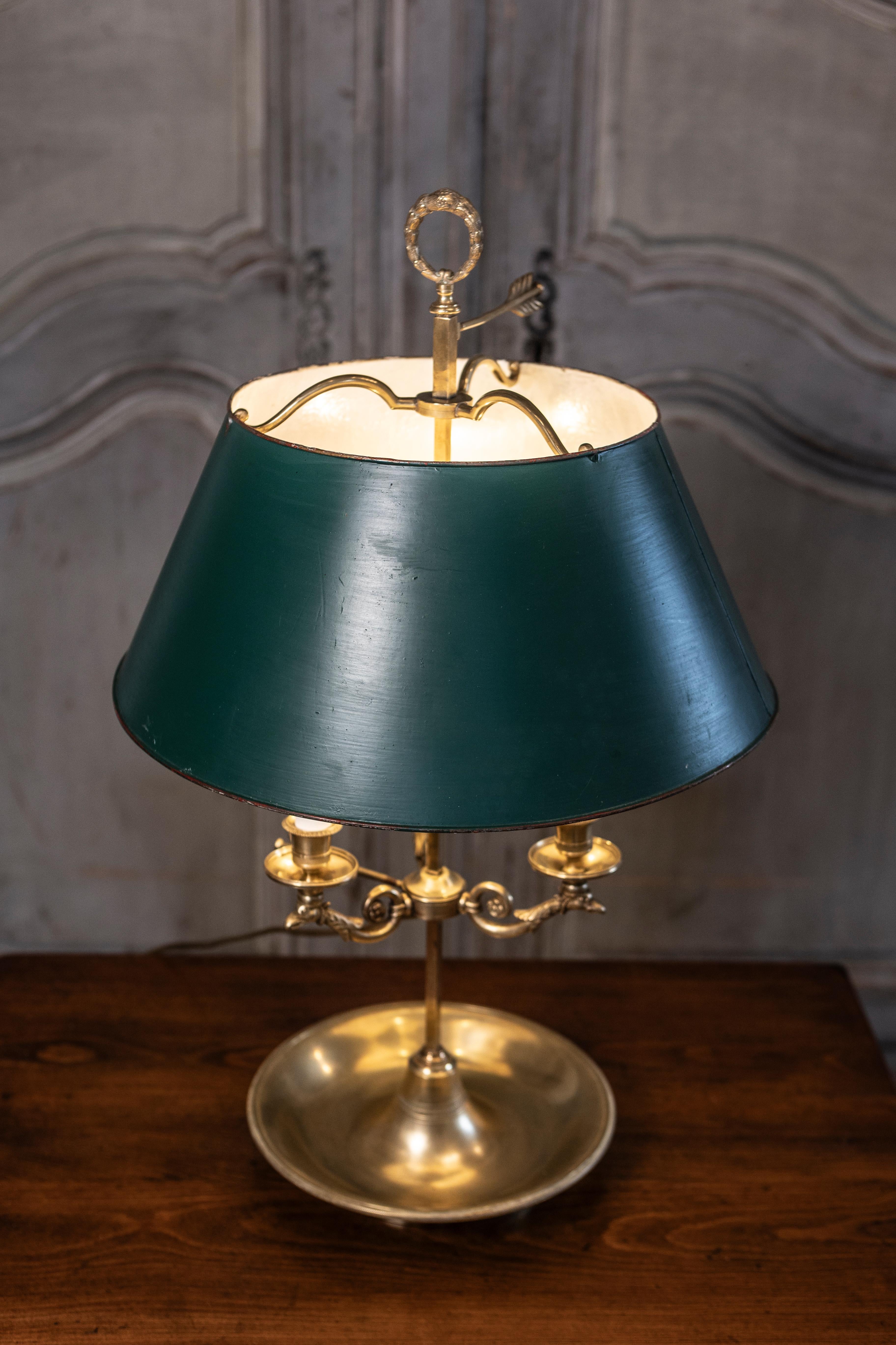 Painted French 19th Century Brass Three-Lights Bouillotte Table Lamp with Bird Motifs For Sale