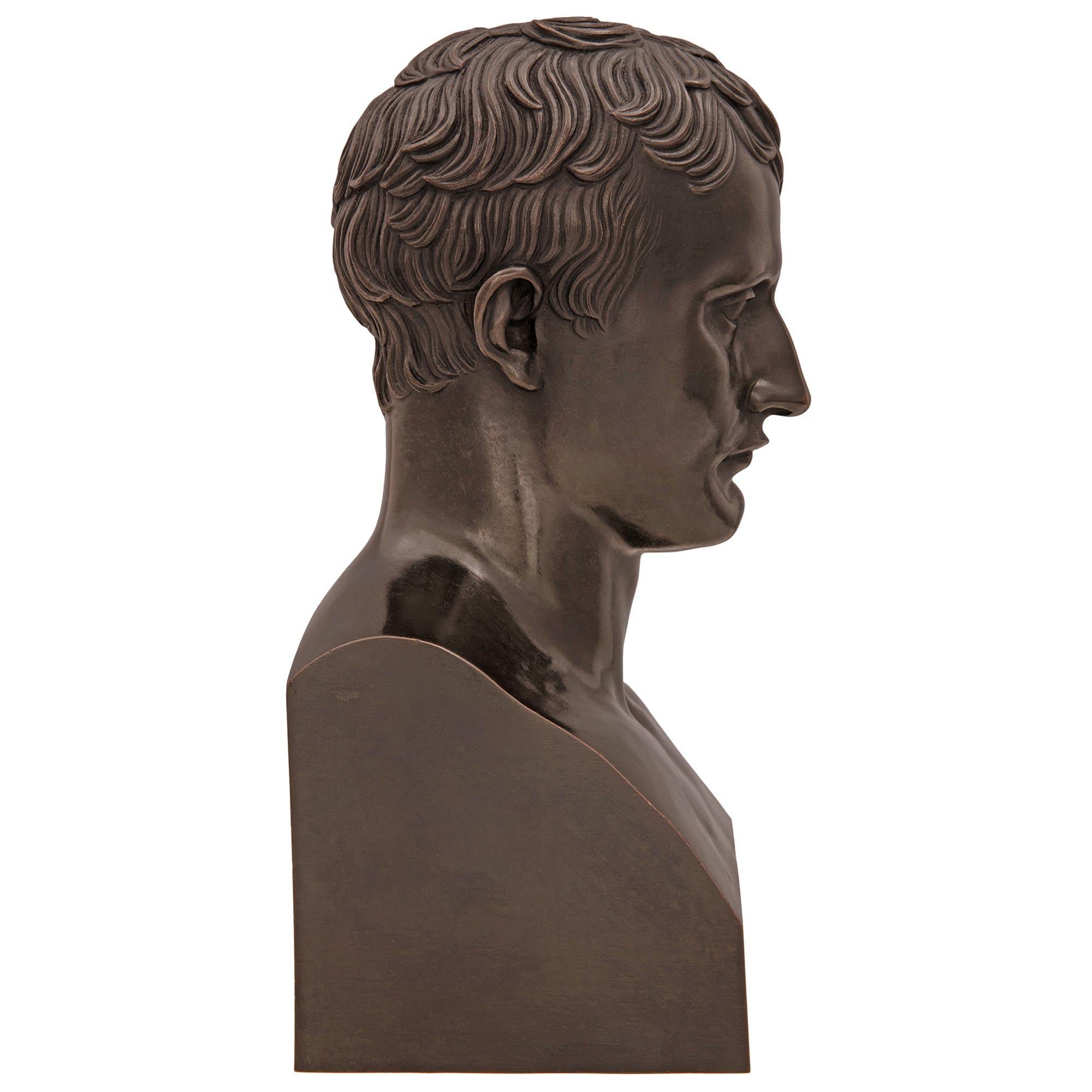 Français Buste de Napoléon du 19ème siècle, d'après un modèle d'Antonio Canova en vente
