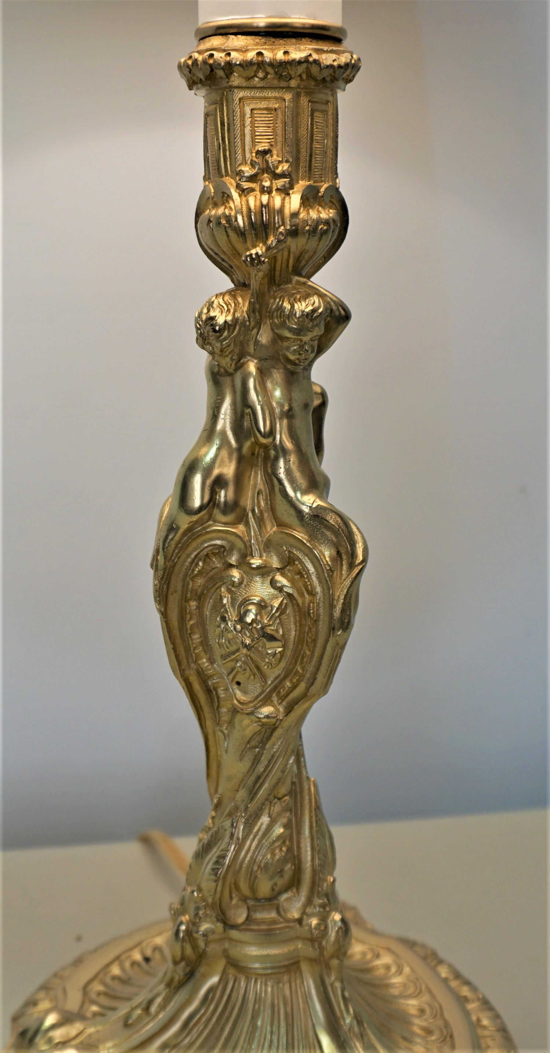 Französische Bronze-Kerzenleuchterlampe aus dem 19. Jahrhundert im Zustand „Gut“ im Angebot in Fairfax, VA