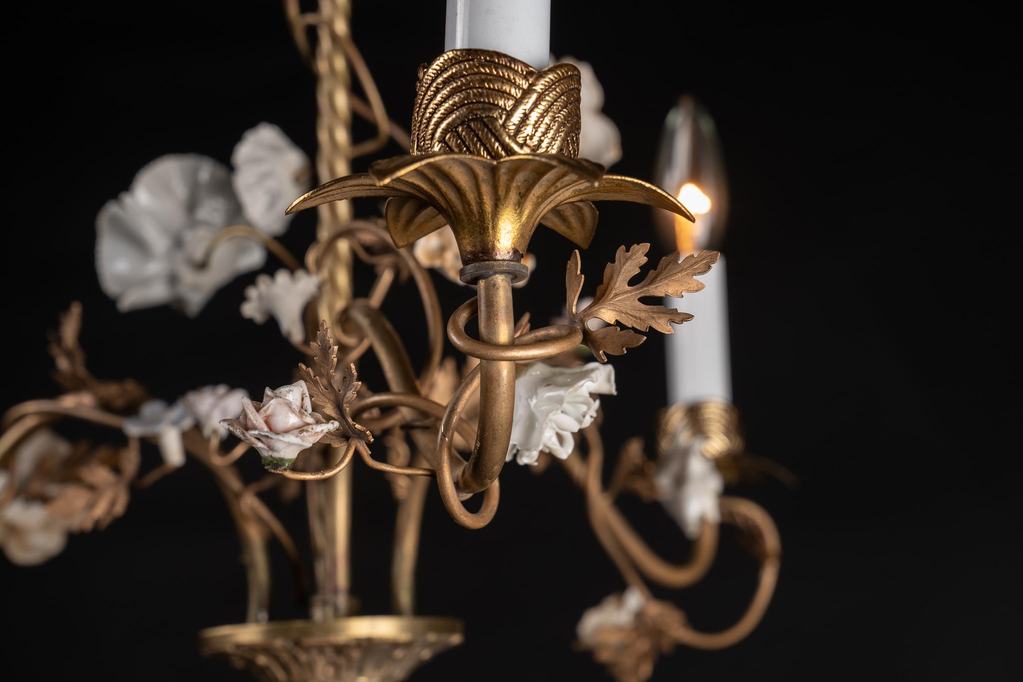 French 19th Century Bronze Chandelier with Porcelain Flowers For Sale 4